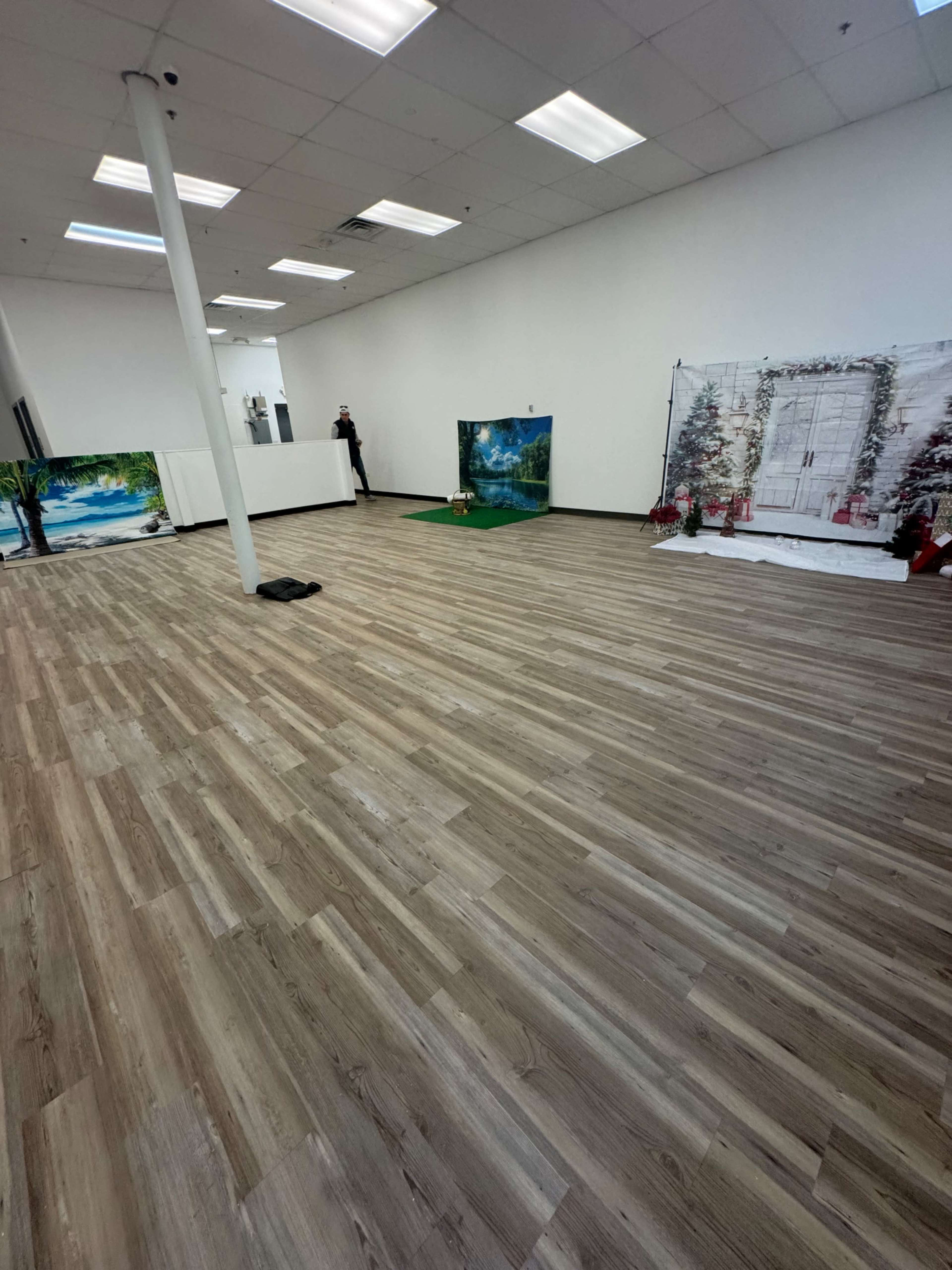 Modern, open and beautiful space for your creative event or project! Image in Warren Township, Gurnee, IL