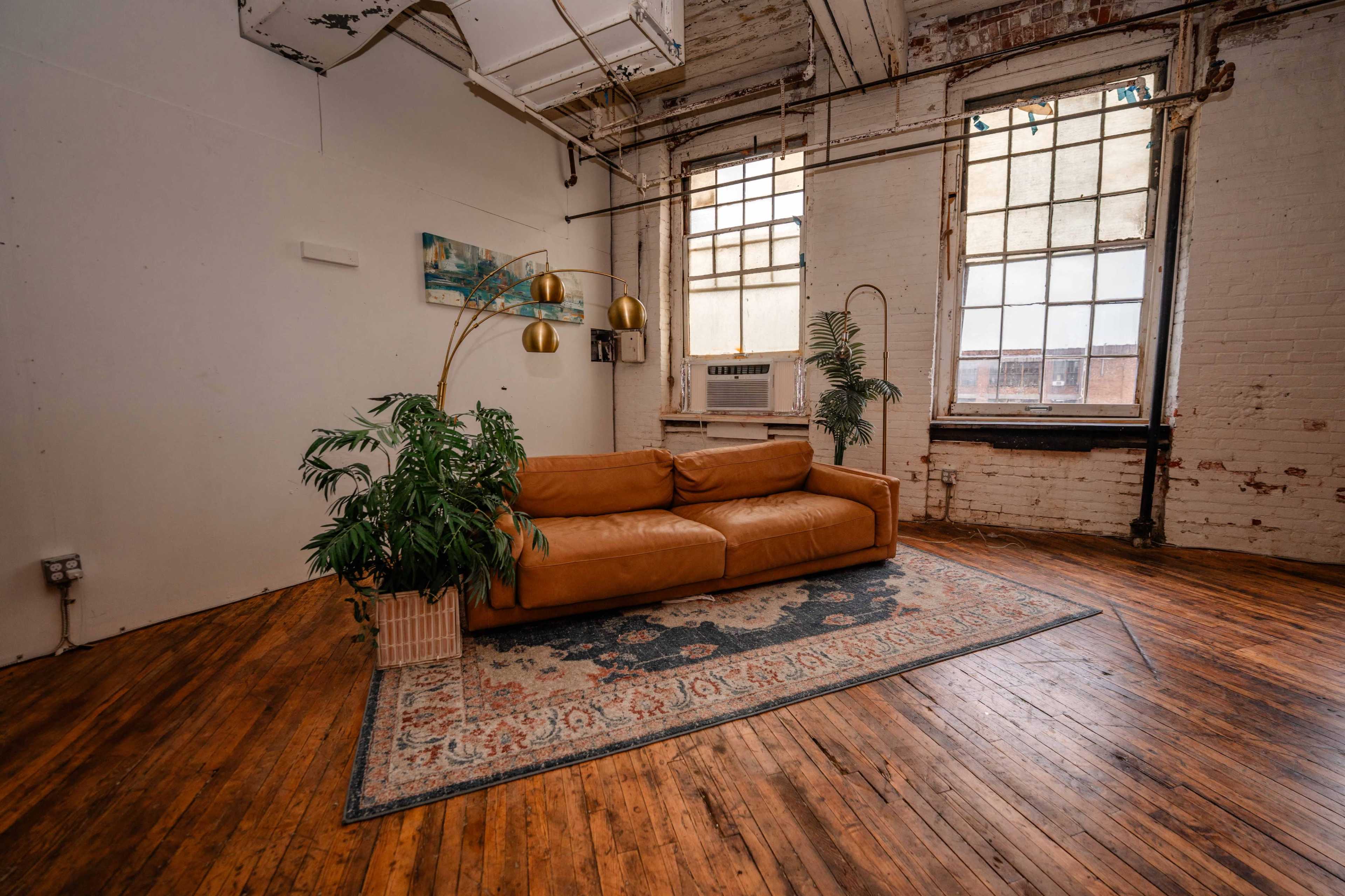 BRAND NEW 1500 SQ FT NATURAL LIGHT STUDIO Image in North Philadelphia, Philadelphia, PA