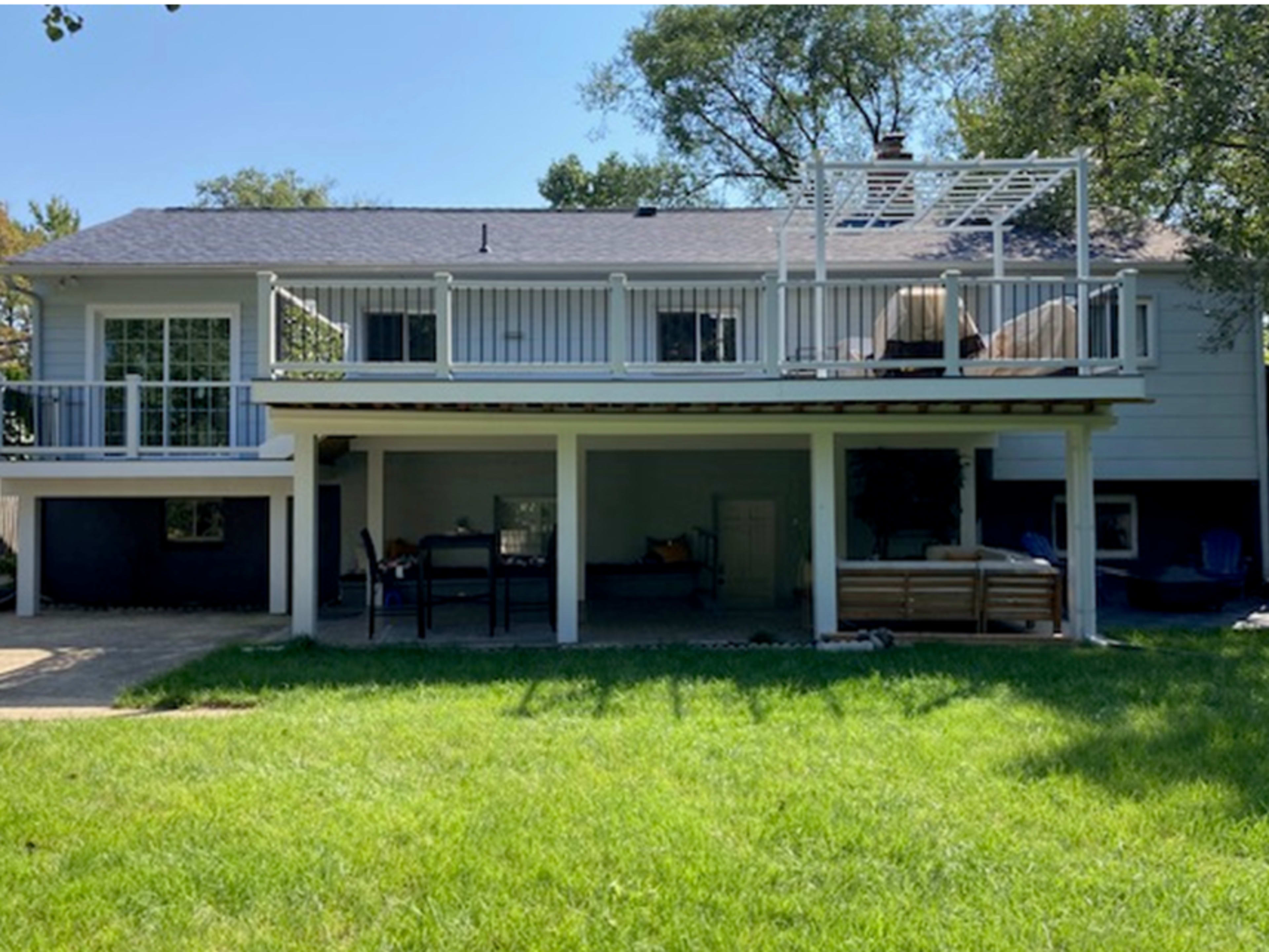 Upper Level Deck