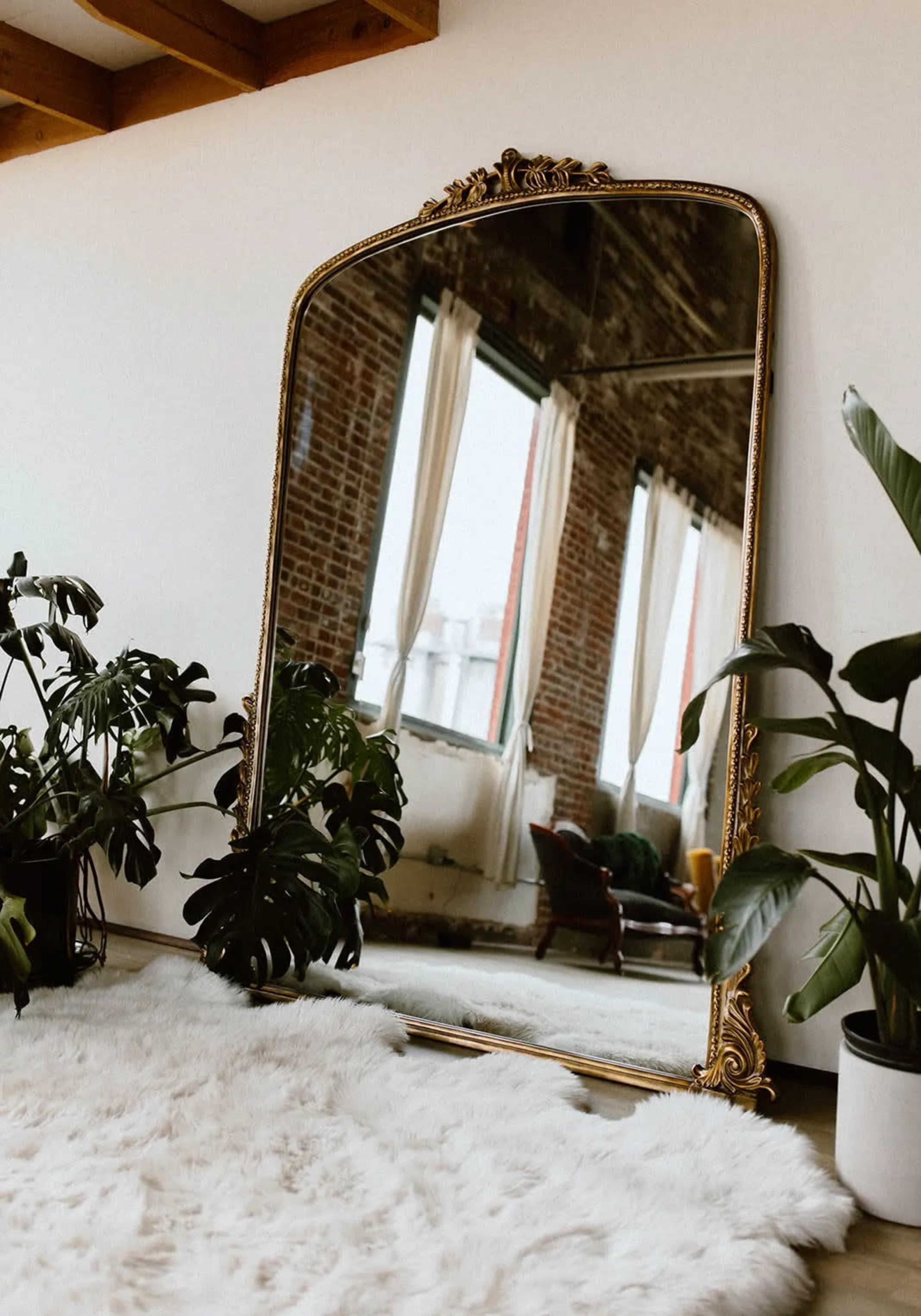Natural light studio with exposed brick in NE portland perfect for photography, yoga, meetings, and more... Image in Northeast Portland, Portland, OR