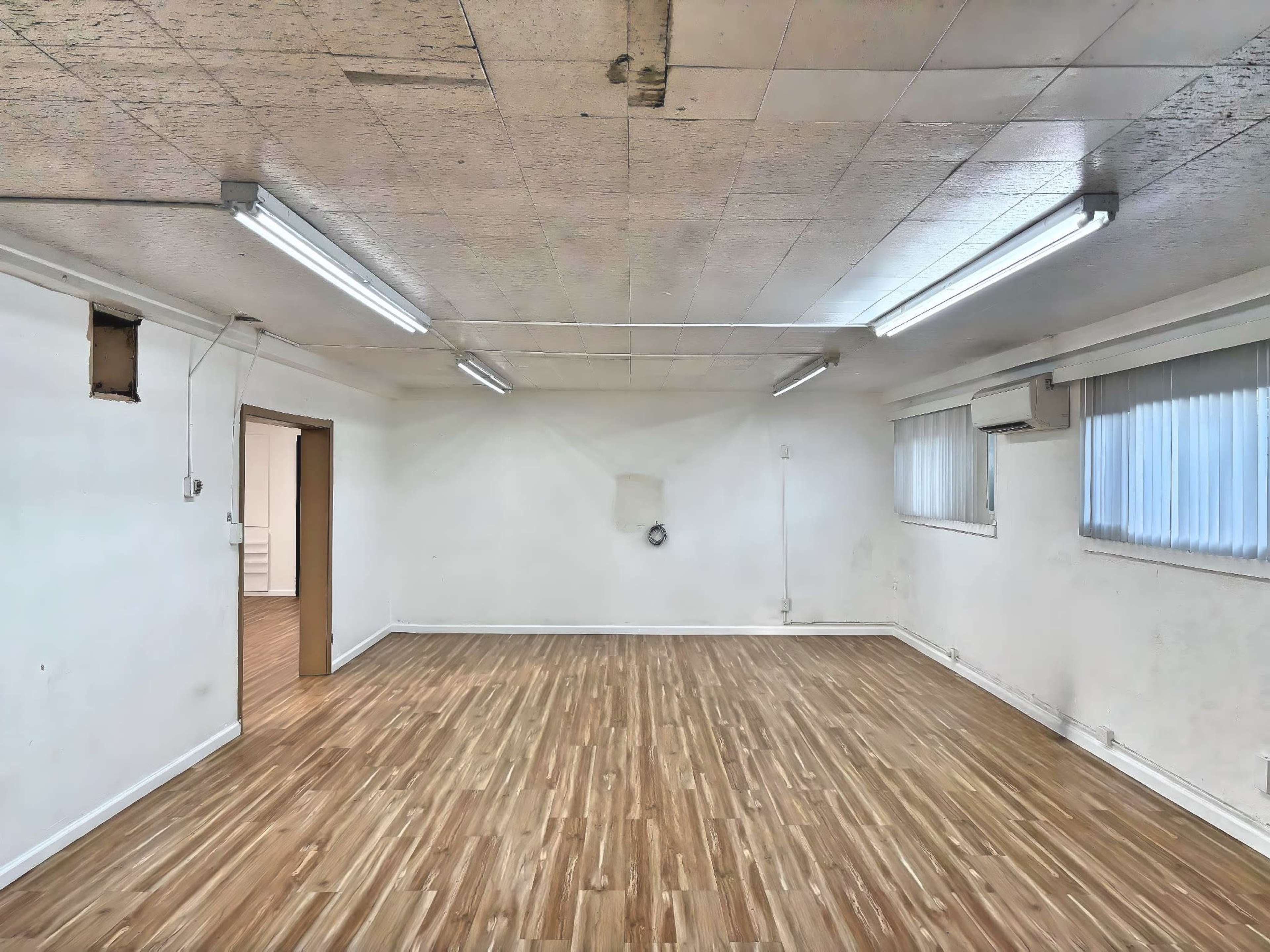 Banquet Hall on Carson Street w Parking and Full Kitchen/ Excellent Photography or Production Space Image in Carson, Carson, CA