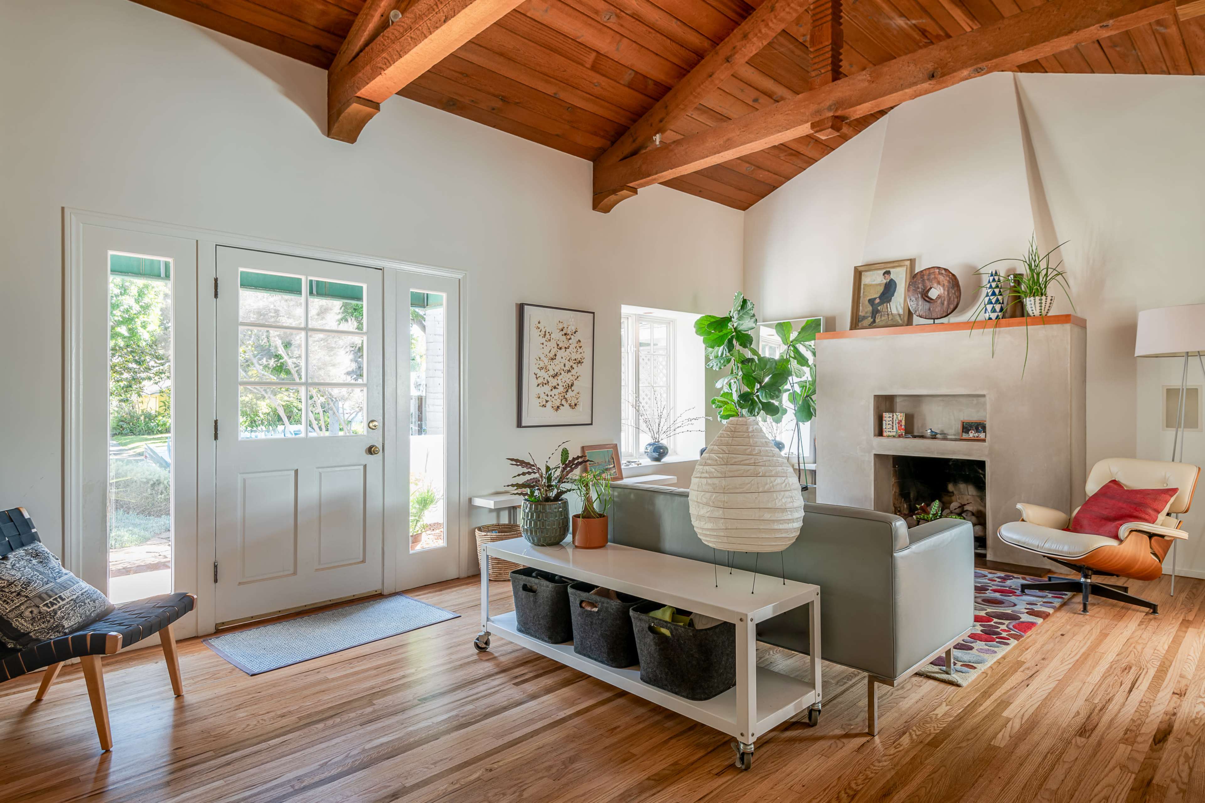 Contemporary, spanish-style, modern family home Image in Sunset Park, Santa Monica, CA