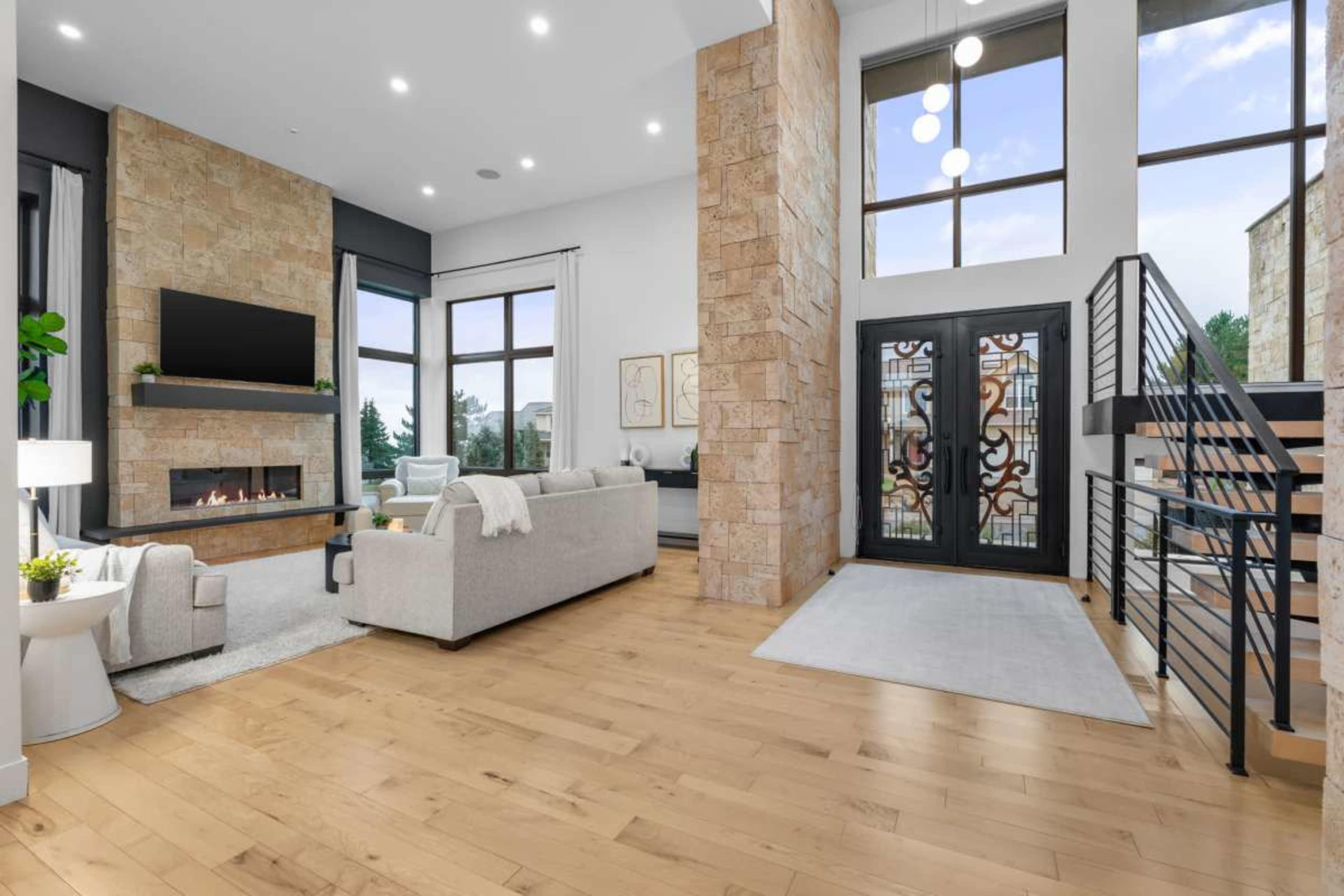 Bright Spacious and Luxurious Modern Home with Mountain Views in Ideal Colorado Springs Location Image in Northwest Colorado Springs, Colorado Springs, CO