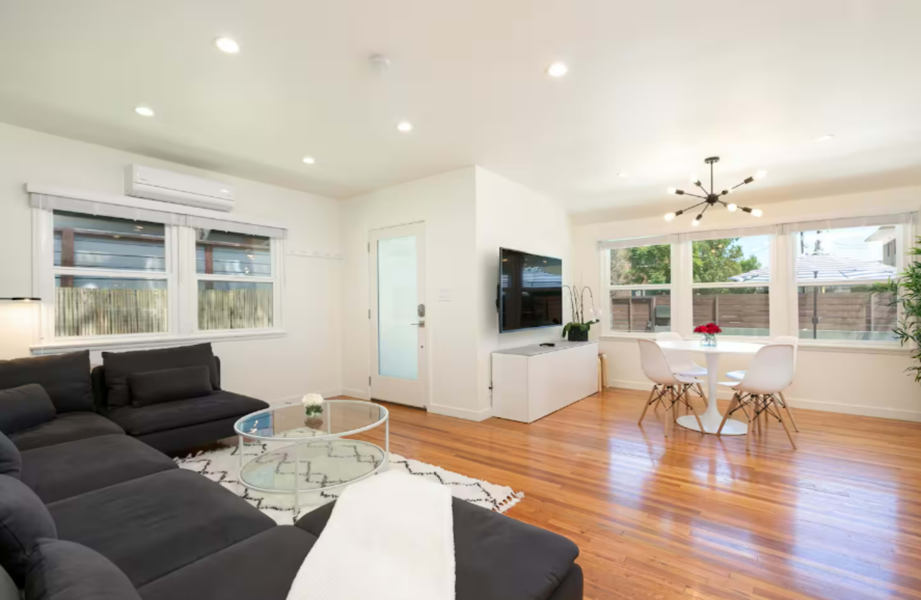 Stunning Venice Home with Private Yard & Deck Image in Venice, Venice, CA