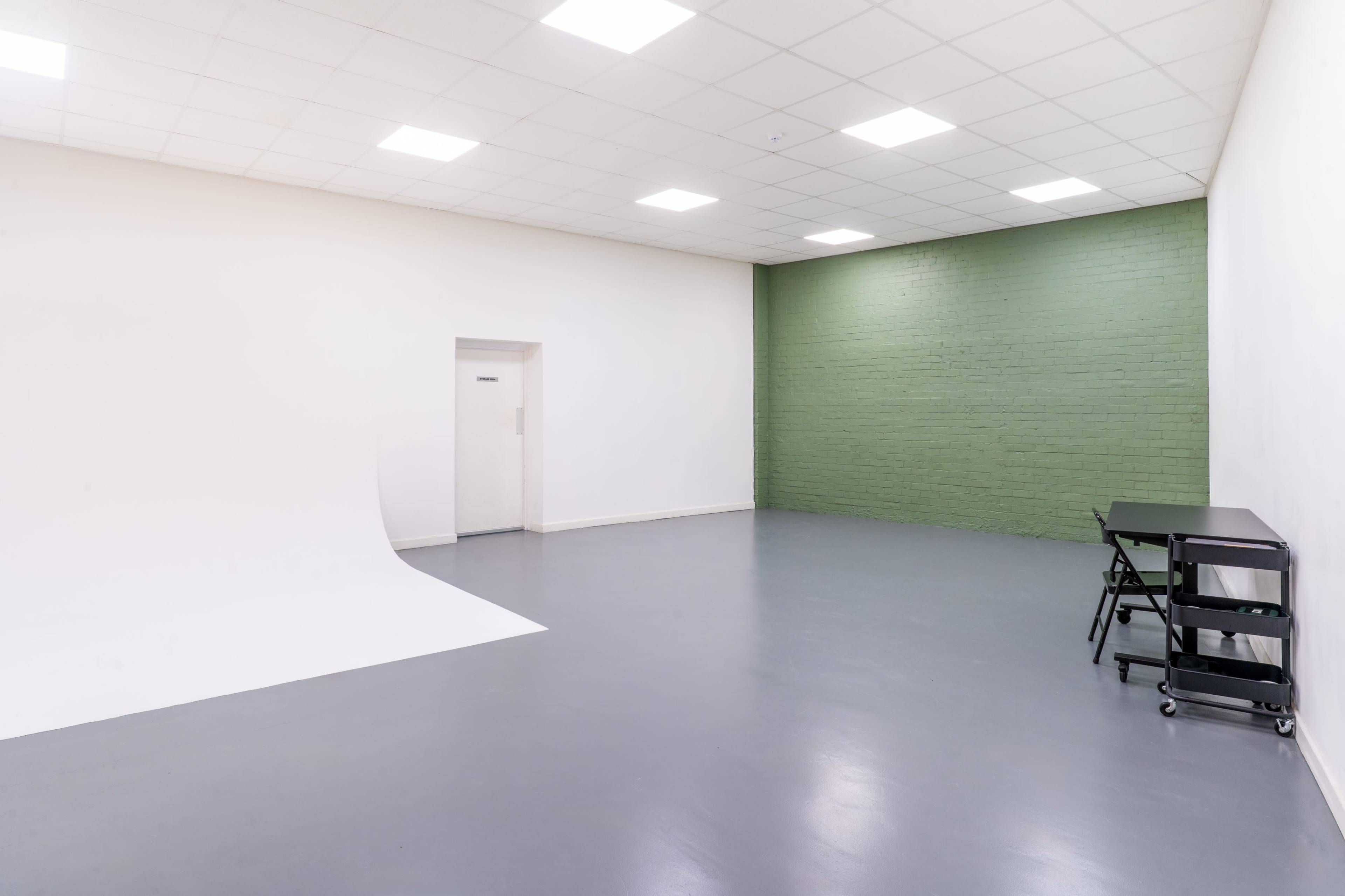 Spacious Newcastle Photo Studio with 70s Set Image in Newcastle upon Tyne, Newcastle Upon Tyne, ENG