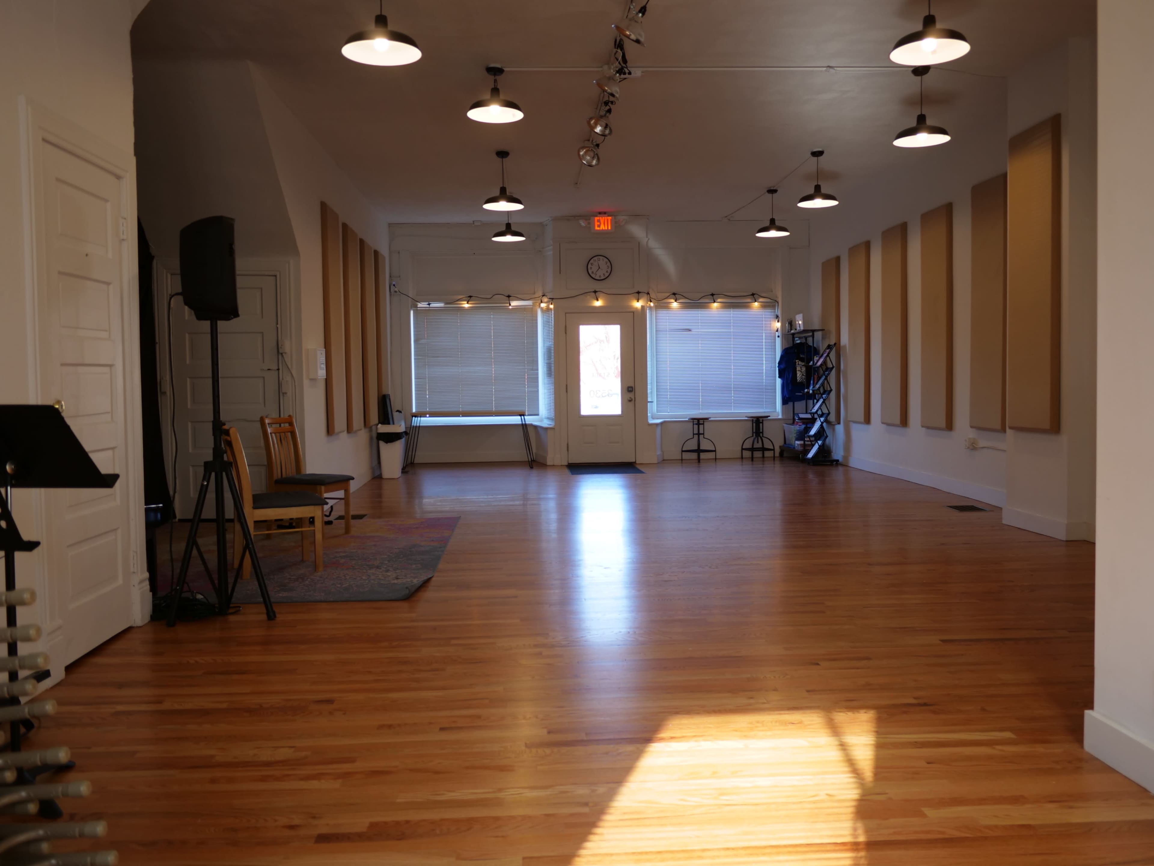 Bright and open space in Maplewood Image in Hadley Township, Maplewood, MO