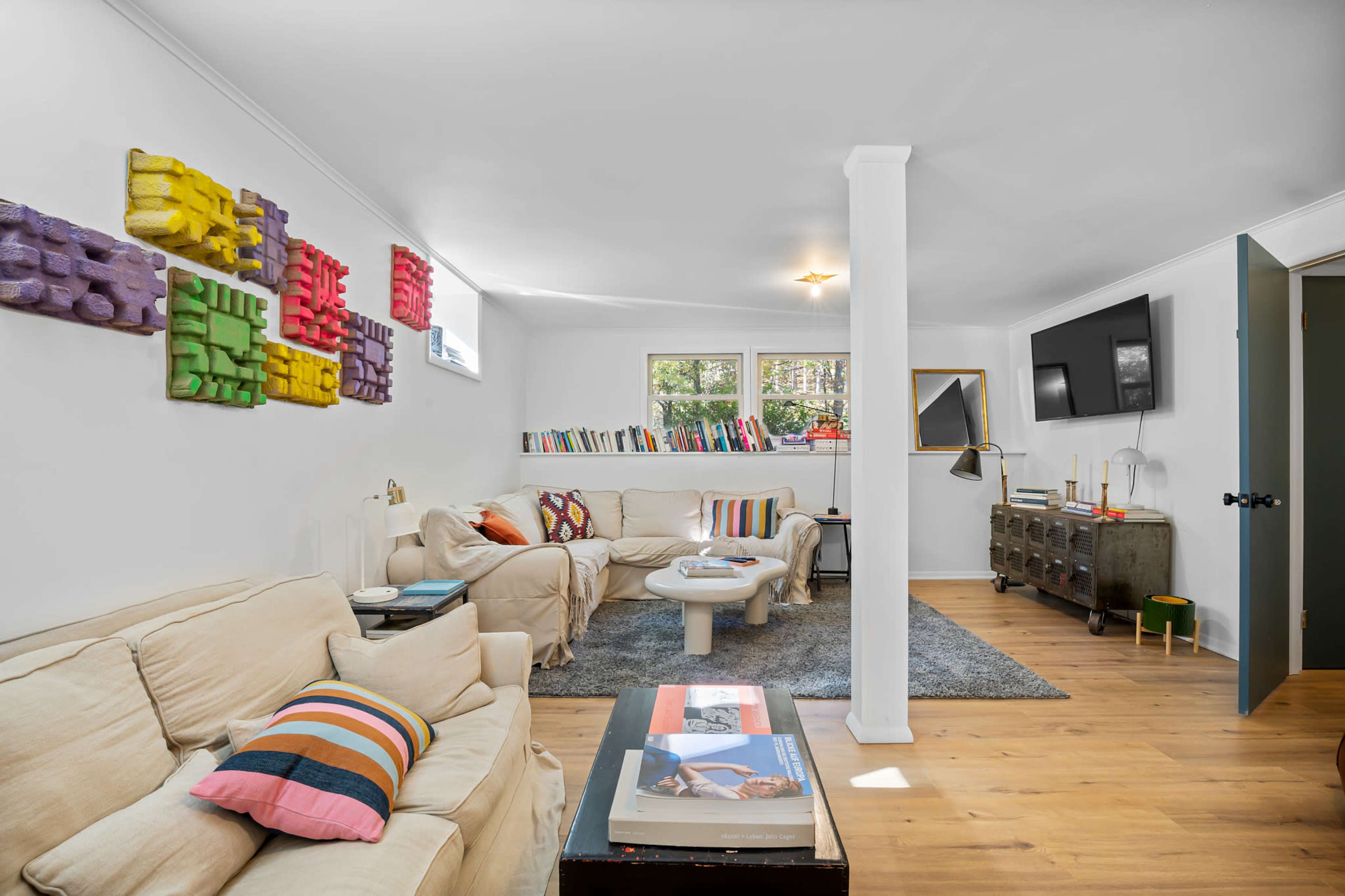 Modern Eclectic Home with Designer Interiors Image in Gardiner, Gardiner, NY