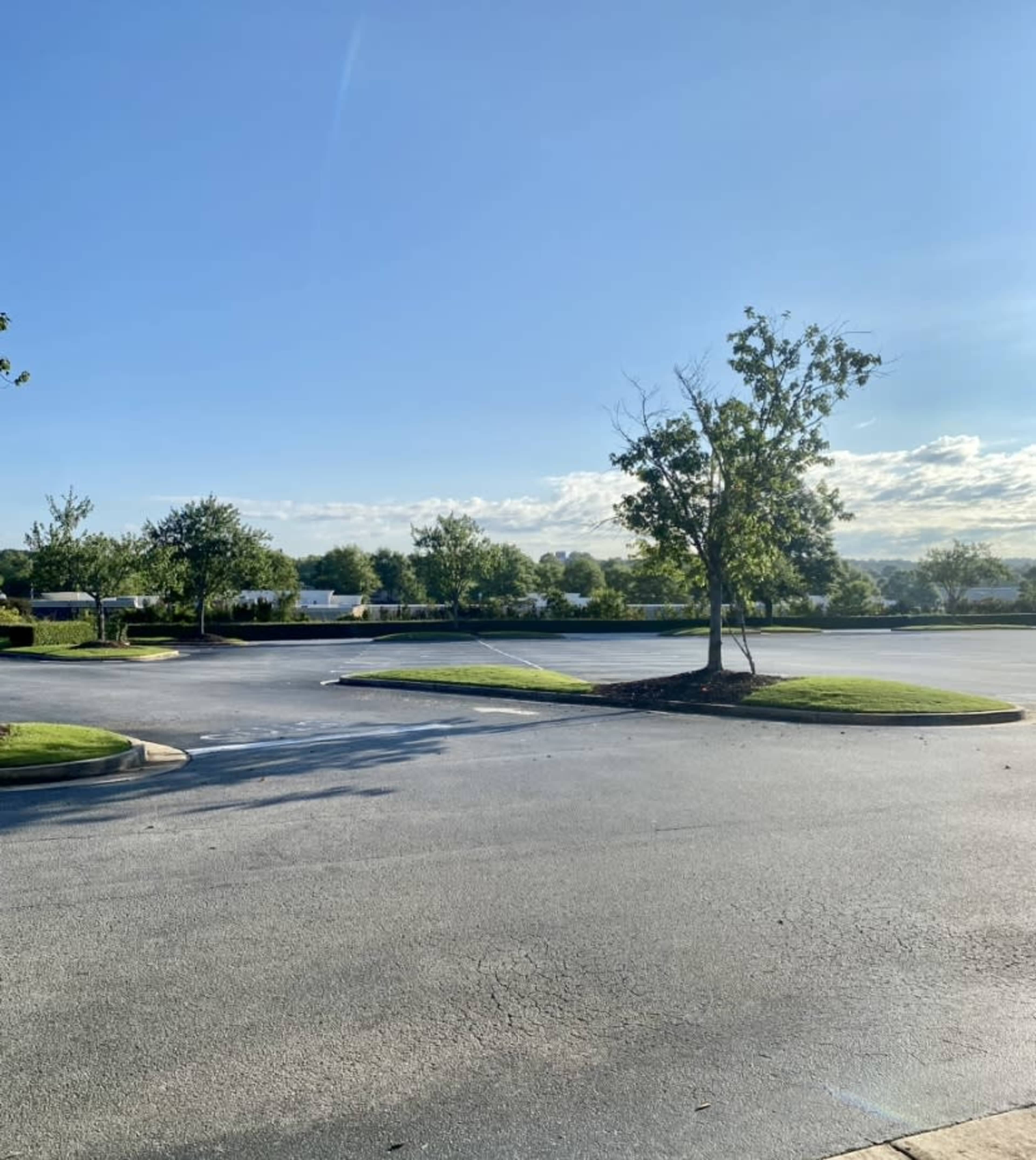 Prime location 2 mins away from the mall area. Image in Stonecrest, Stonecrest, GA