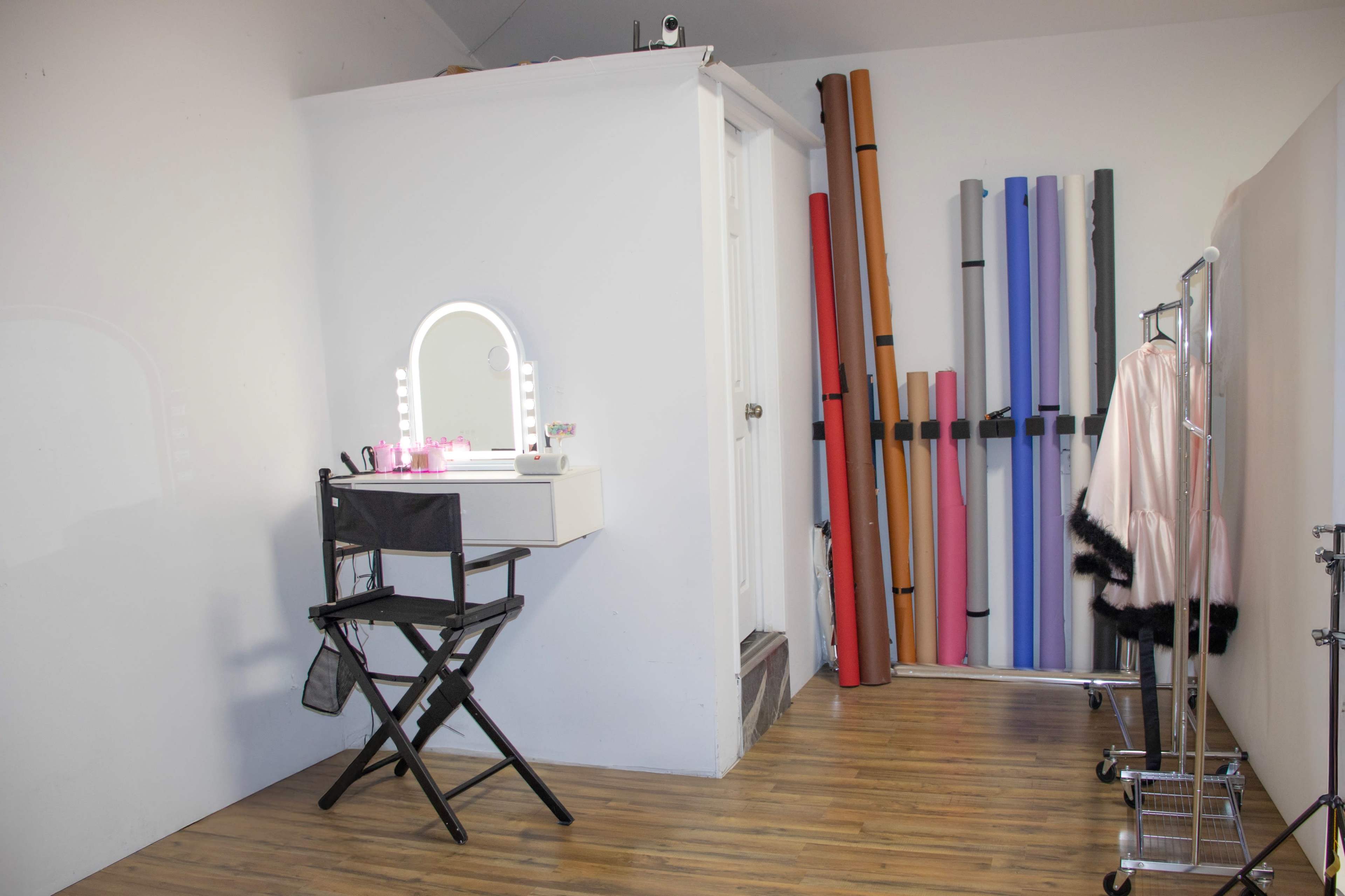 Modern Studio for creatives Image in Artesian Heights, Las vegas, NV