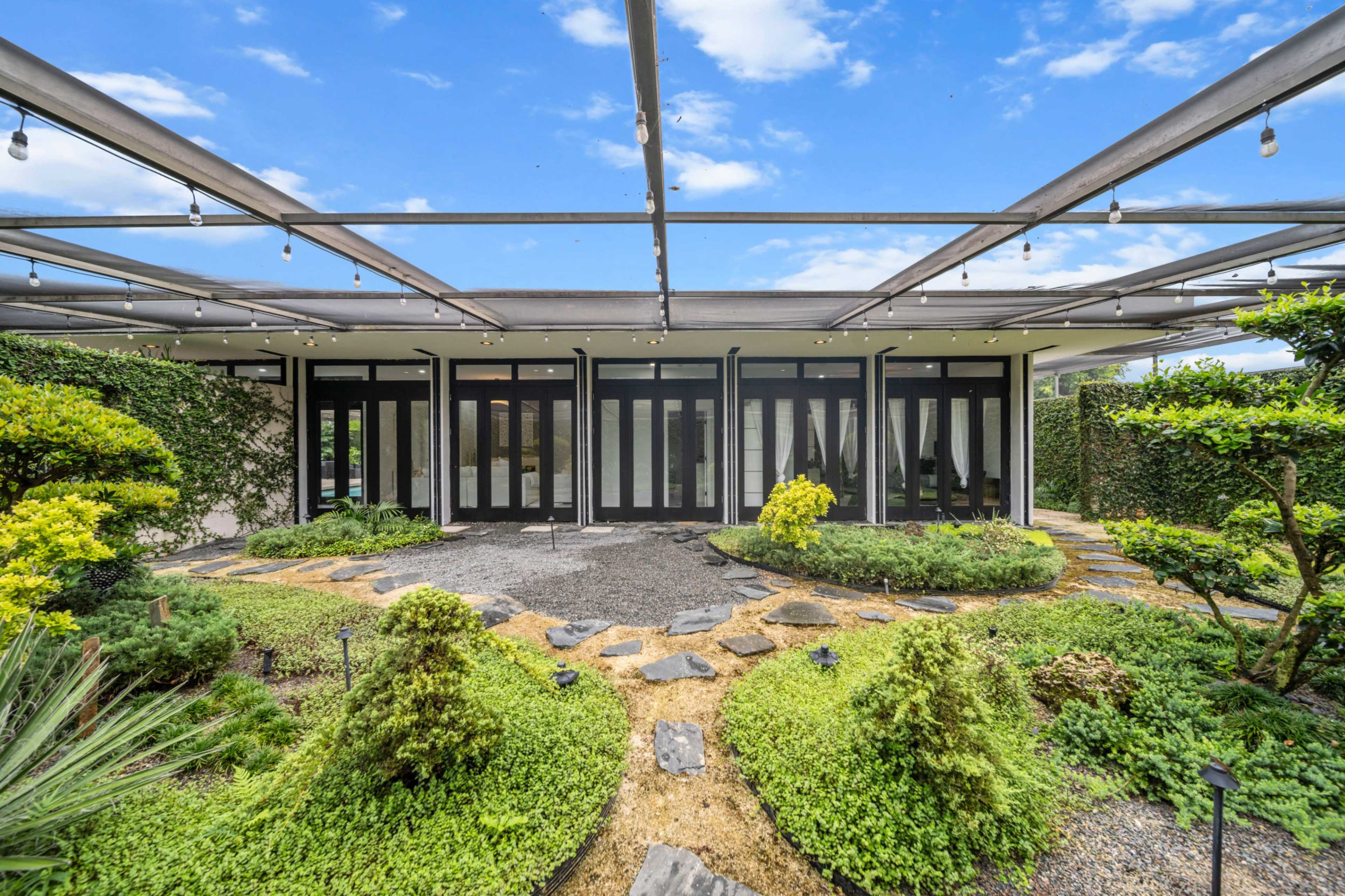 Dolce Vita Estate – Luxury 5-Acre Villa for Events & Productions Image in , Miami, FL