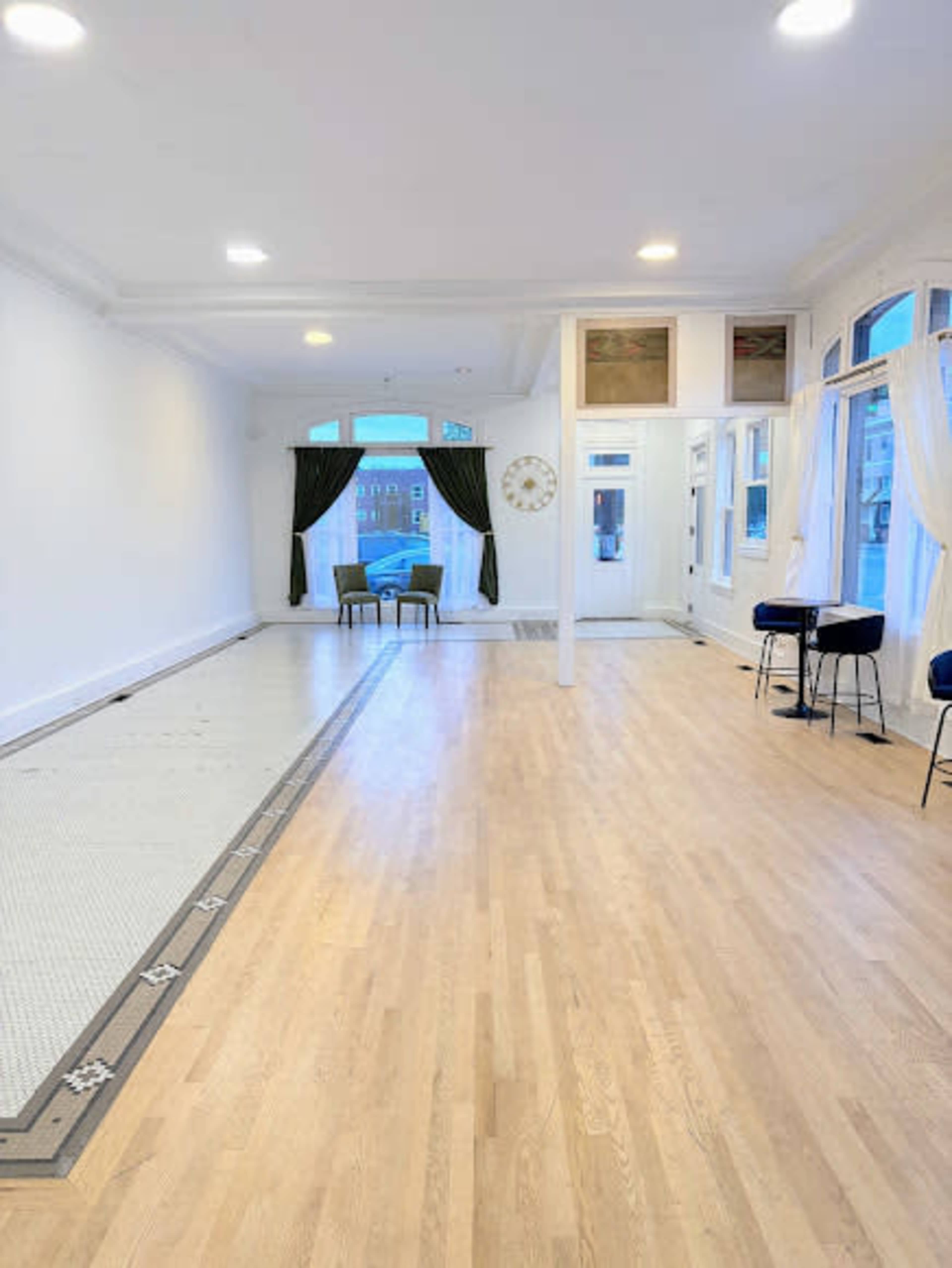 Historic Event Space with Natural Lighting Image in Highland Park, Des Moines, IA