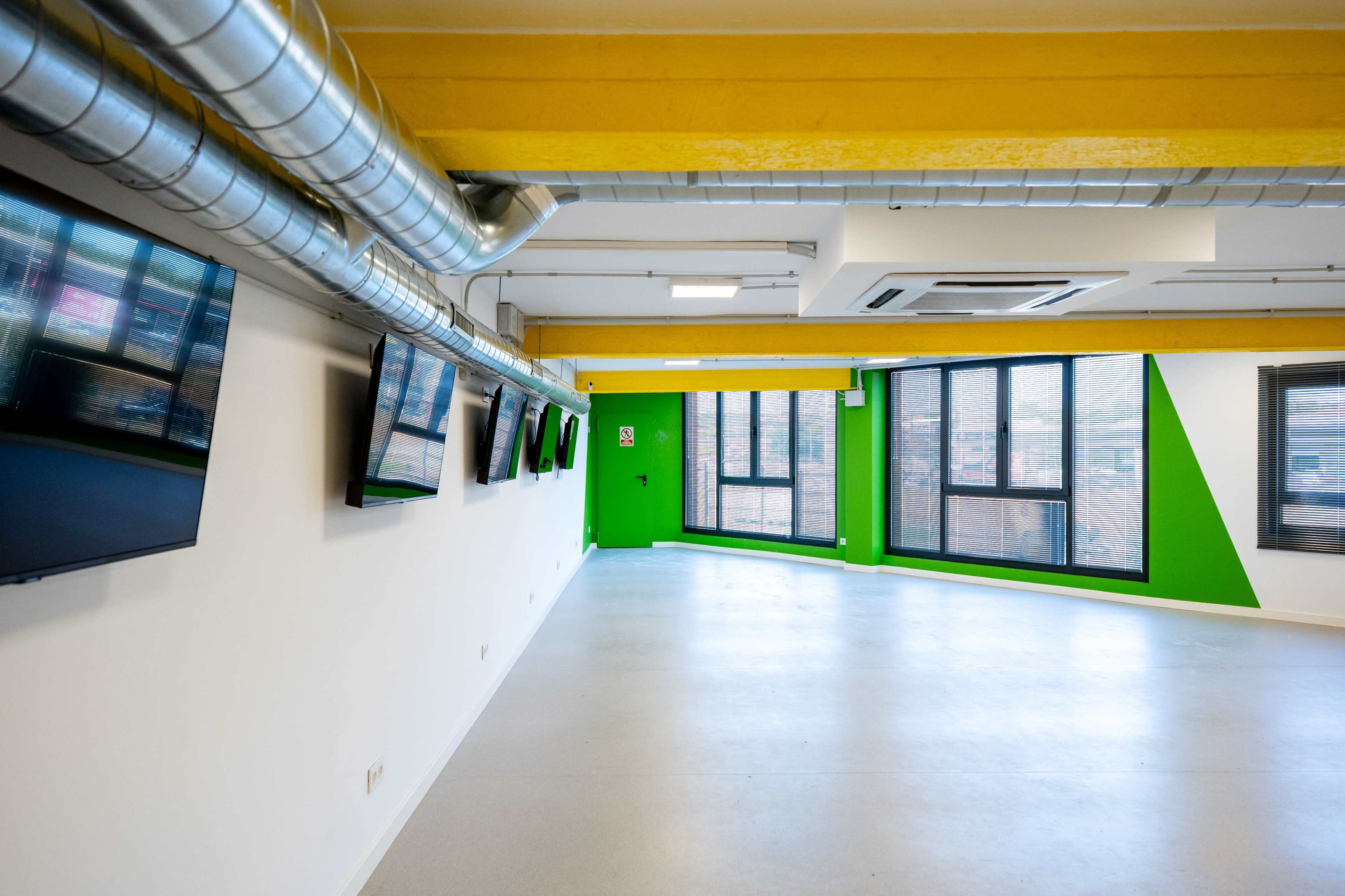 Espacio diáfano para eventos y formaciones en zona estratégica Image in , Sant Quirze del Vallès, B