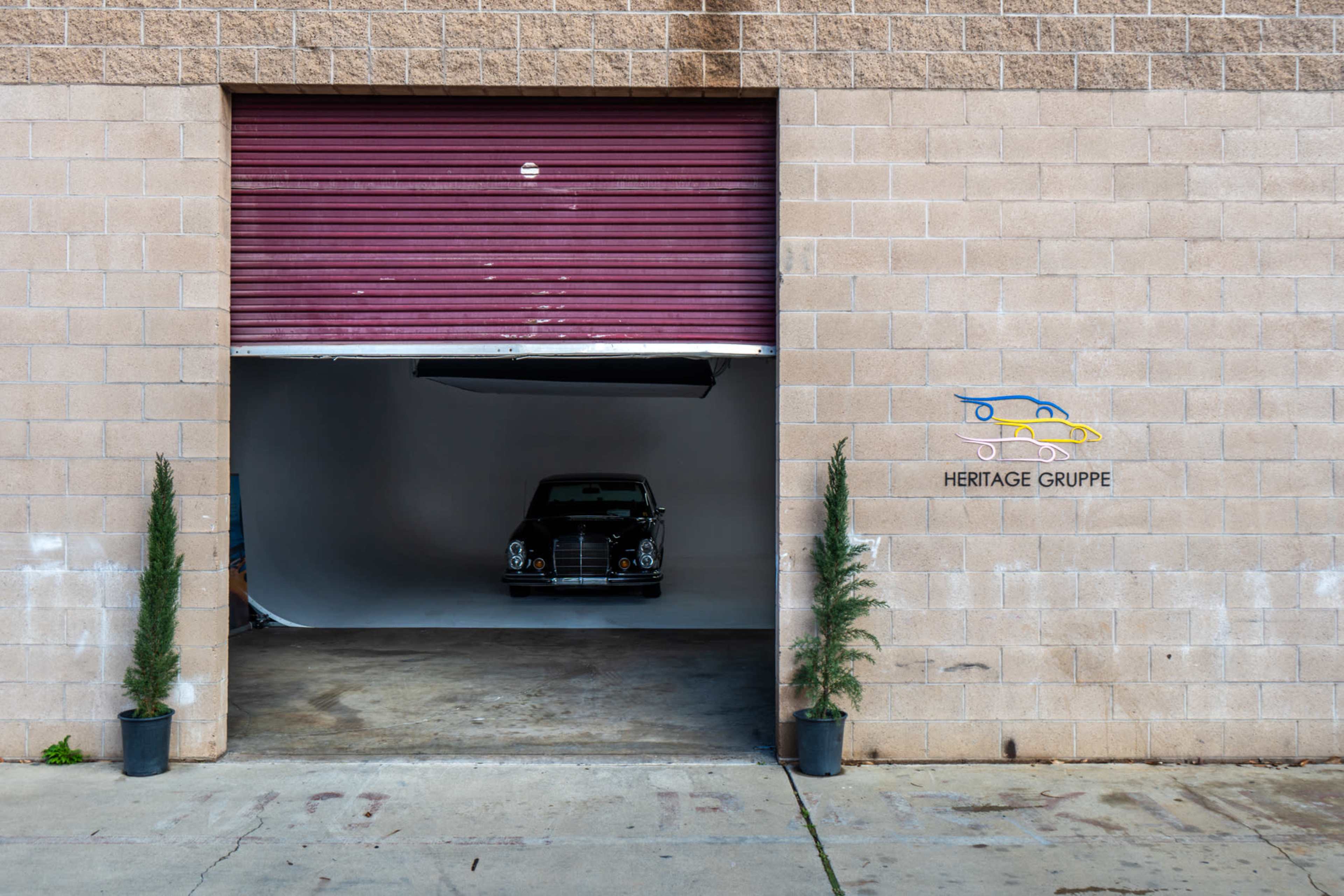 Photo Studio | Cyclorama Wall | Chimera F2 10 x 20 Lightbox Image in Azusa, Azusa, CA
