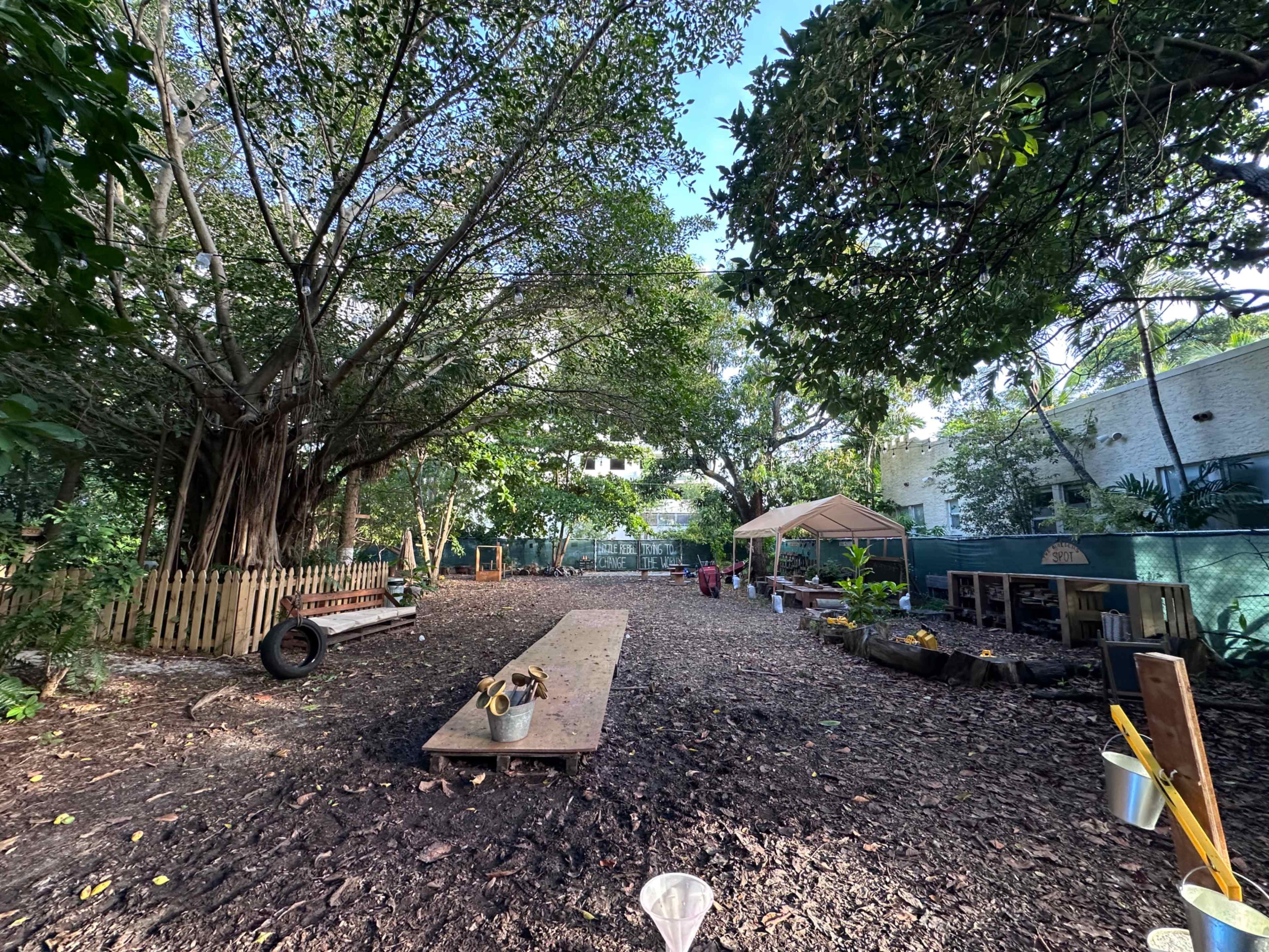 14000 Sqft Outdoor Nature School Image in Edgewater, Miami, FL