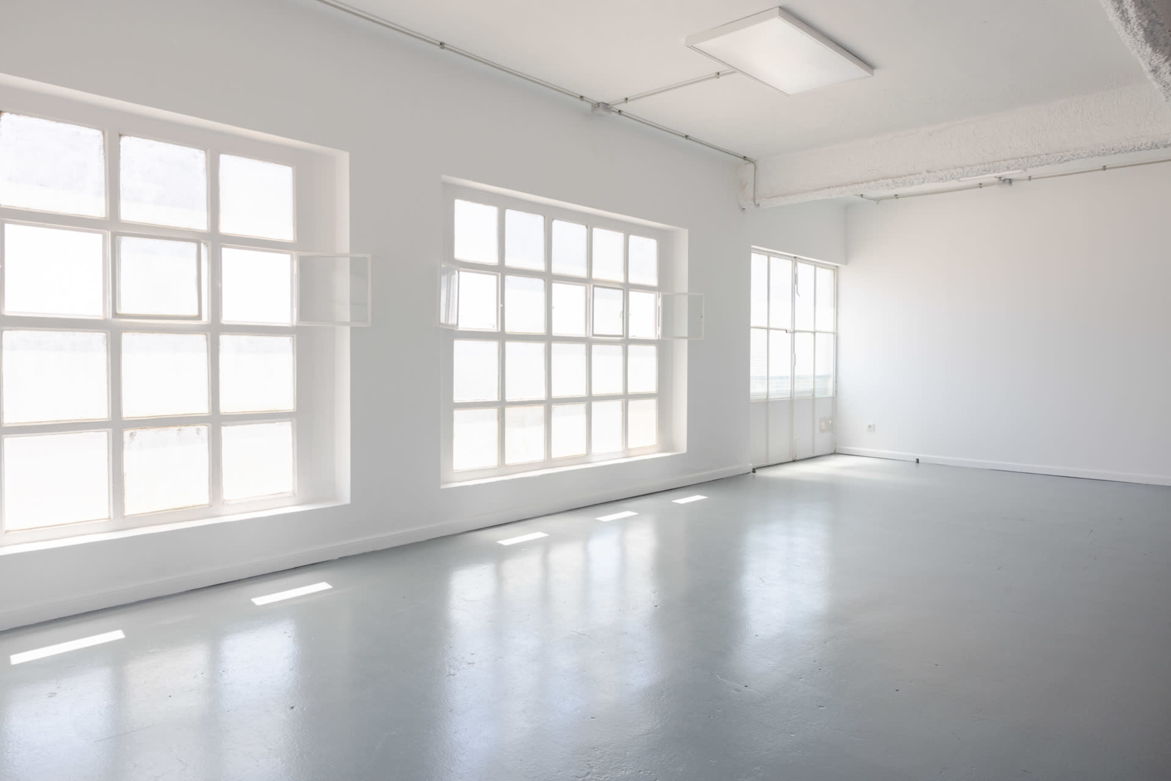 Espacio diáfano con mucha luz natural en Cornellà Imagen en Almeda, Cornellà de Llobregat, B