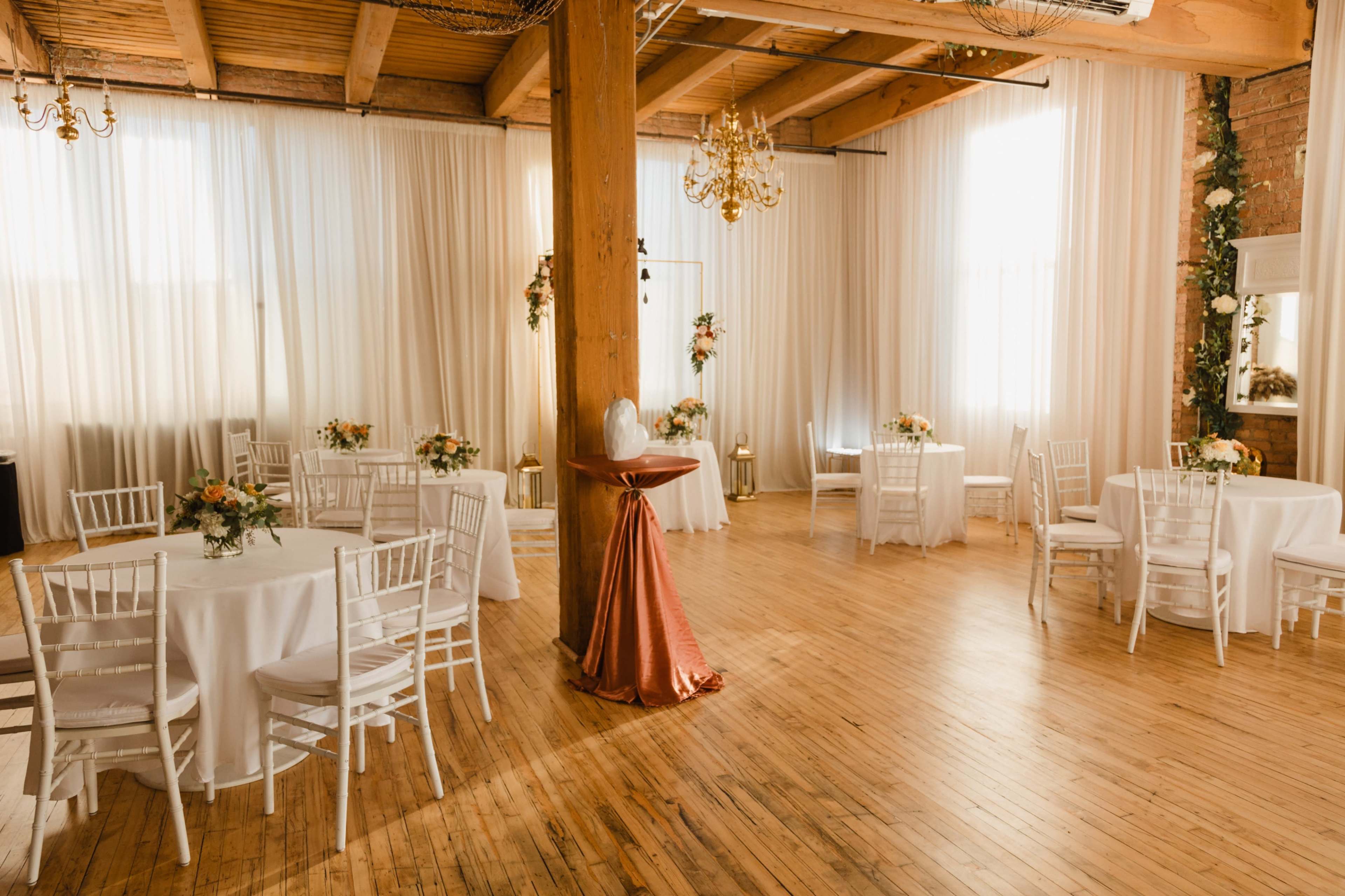 Bridgeport Studio with Lots of Natural Light Image in South Side, Chicago, IL
