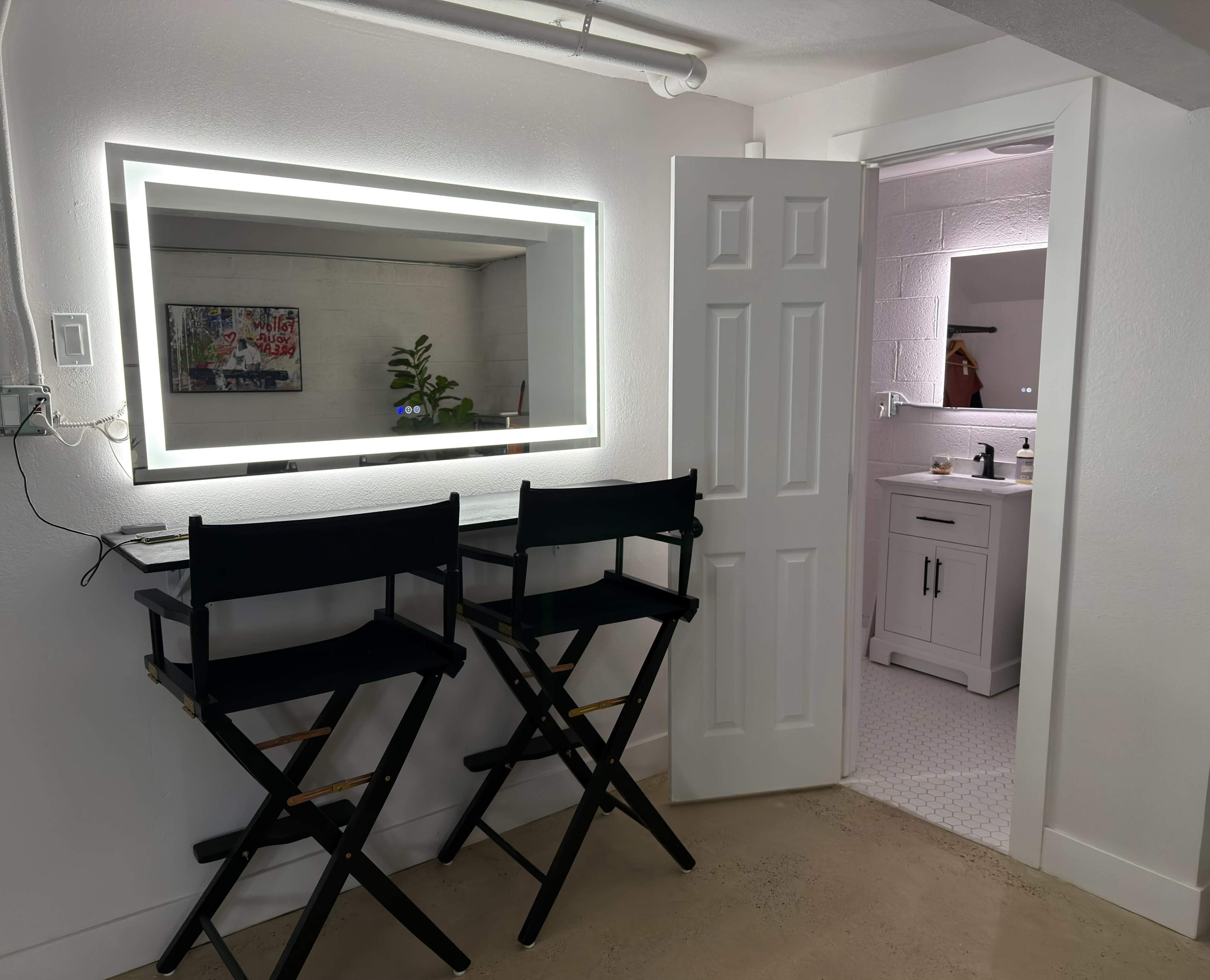 Dallas Content Creator’s Dream – Studio for Photo, Video & Green Screen. Image in Piedmont Addition, Dallas, TX