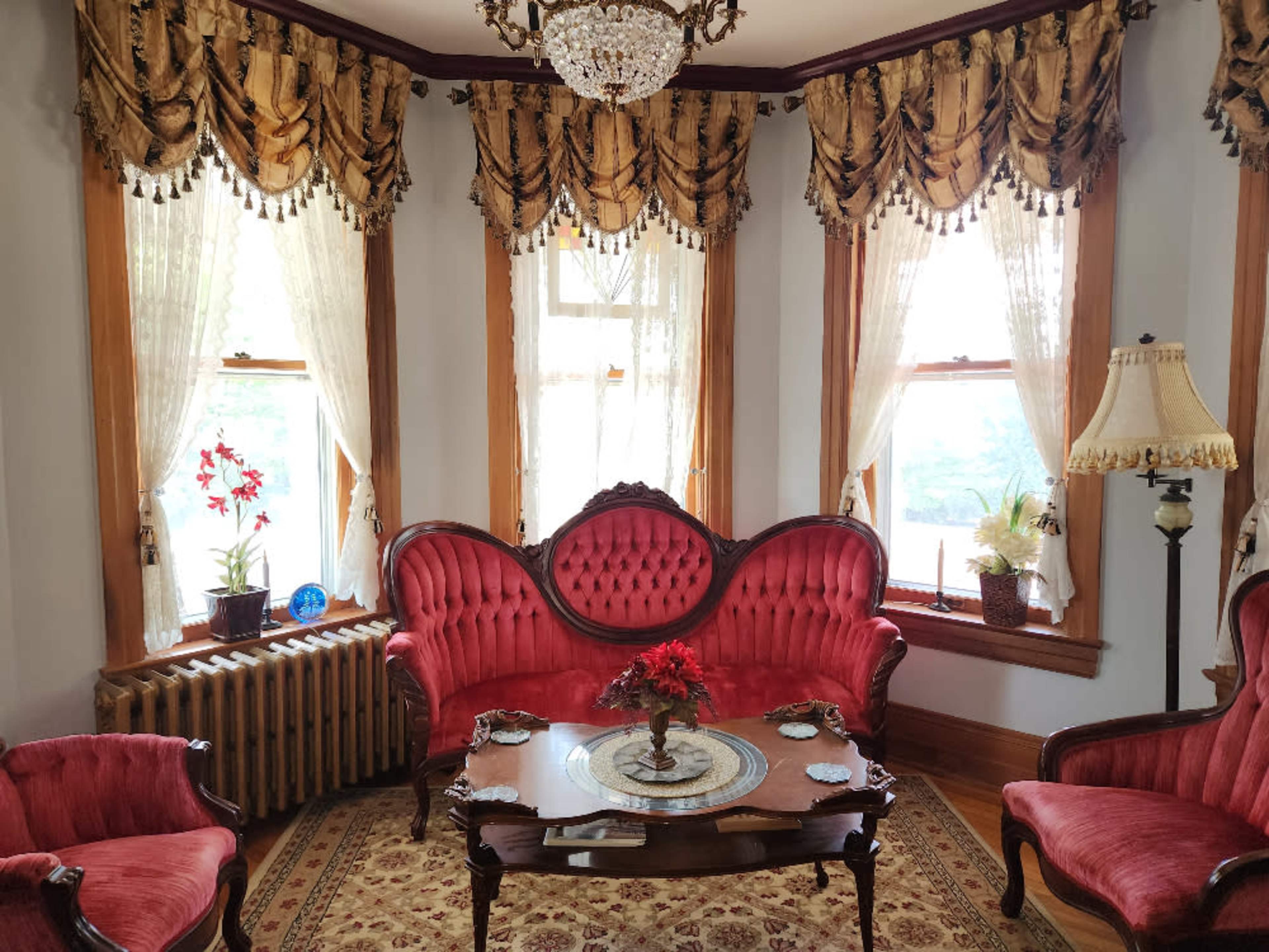 Inside Walnut Hill Manor Image in Waynesboro, Waynesboro, PA