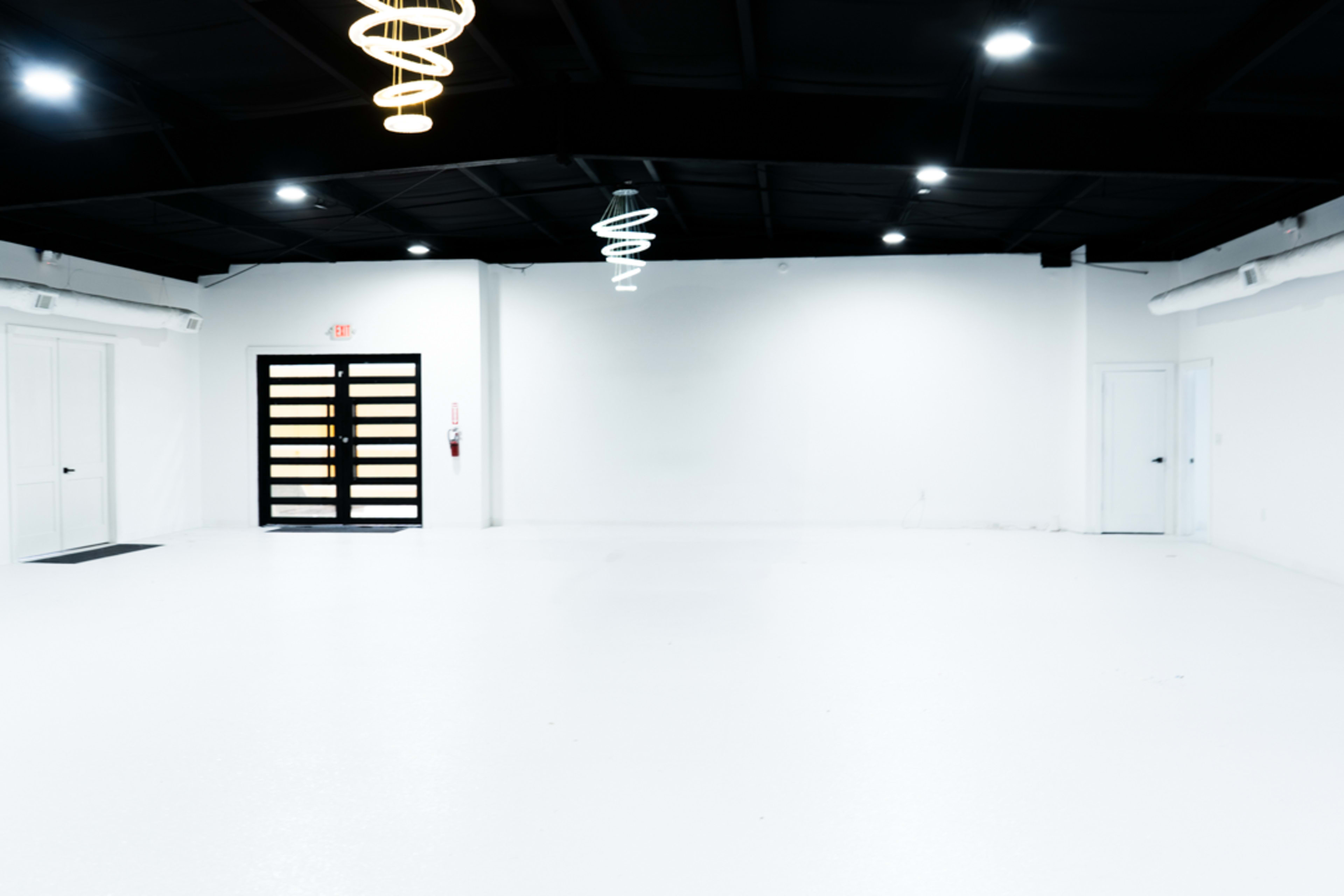 Modern Warehouse Event Space mins from Downtown - Room 1 Image in Second Ward, Houston, TX