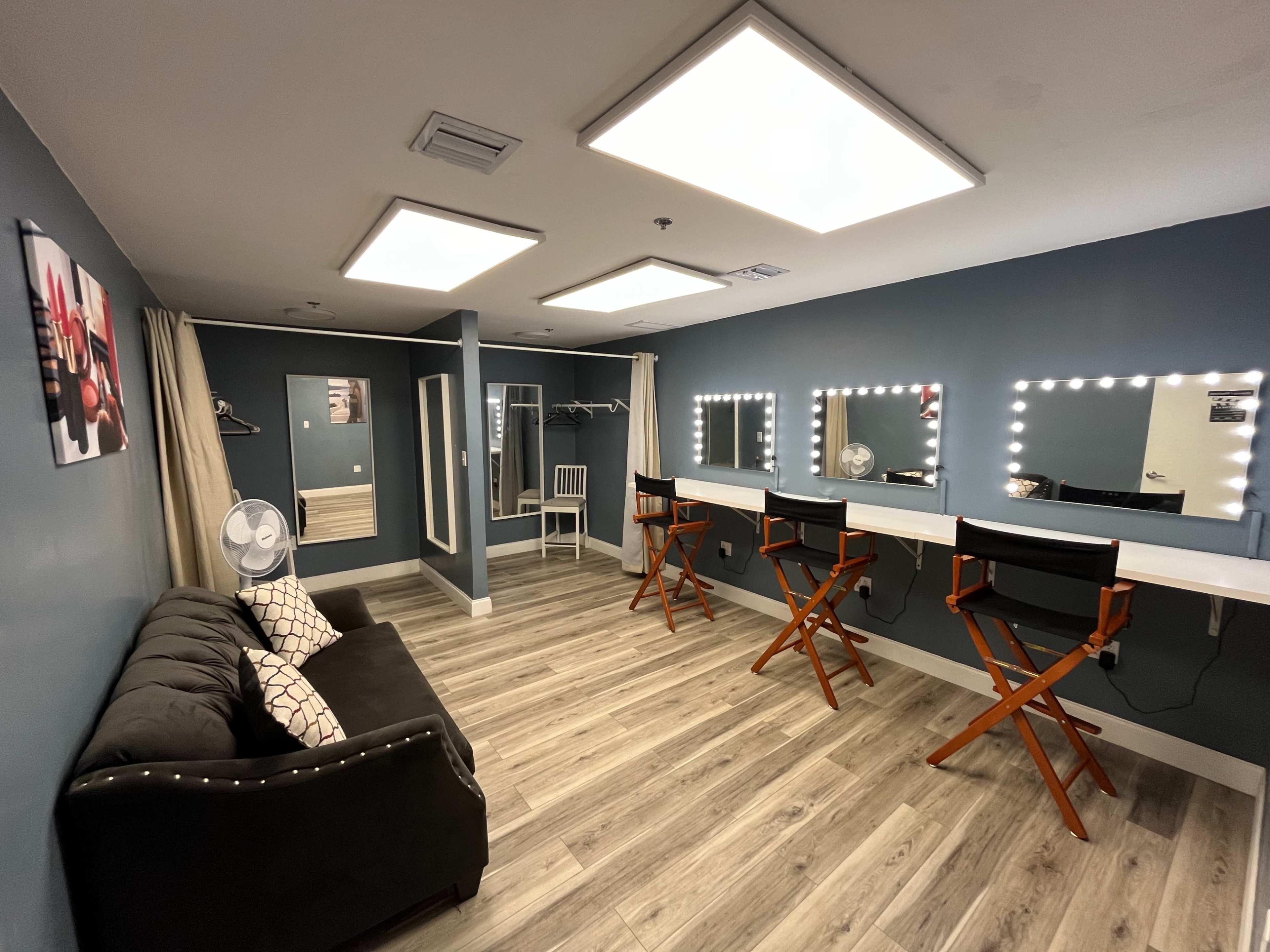 Makeup / Wardrobe Glam Room for Shoots Image in Miami Gardens, Miami Lakes, FL
