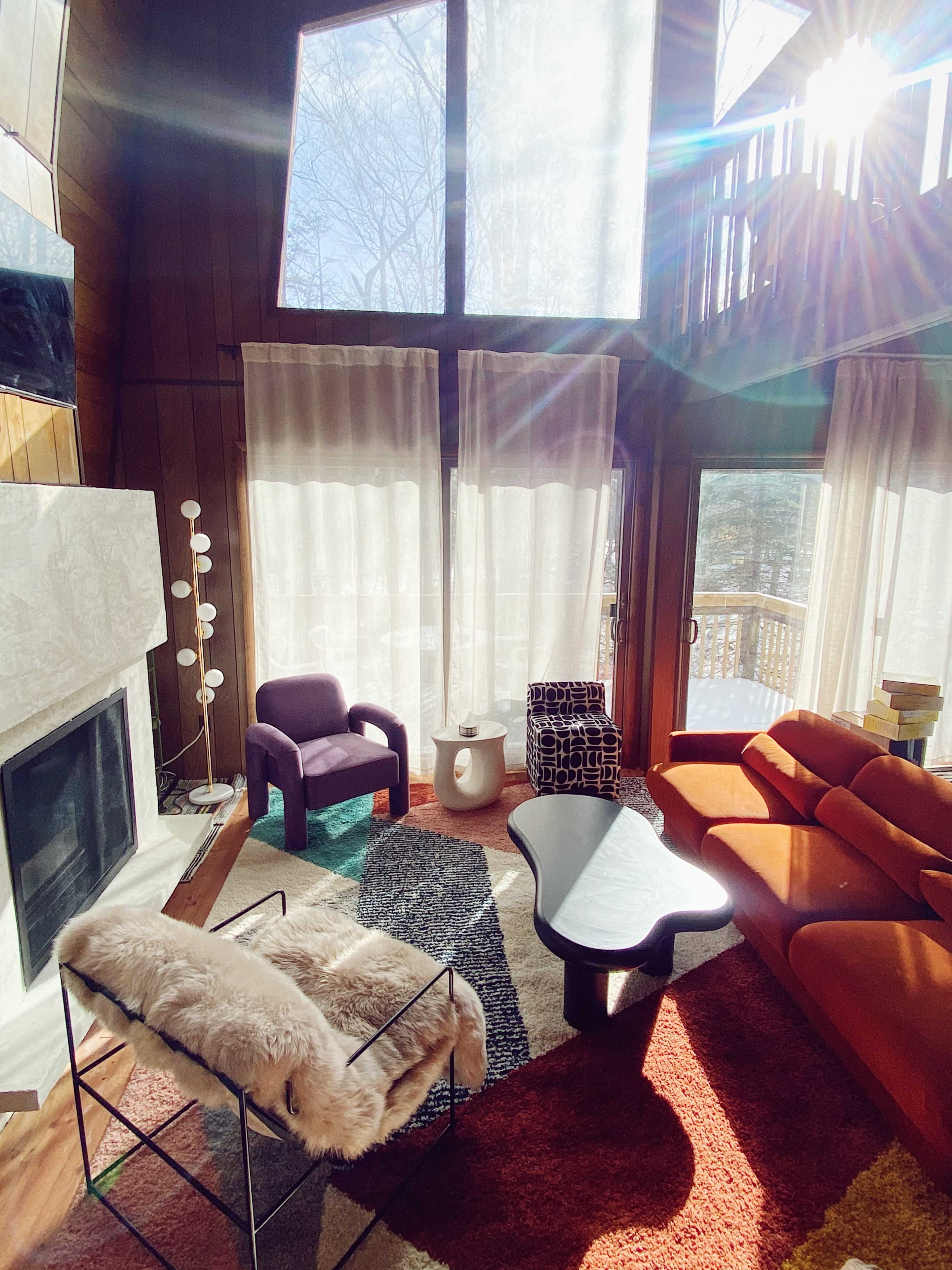 Unique Photogenic Interior-Designed Chalet Image in Salem Township, Lake Ariel, PA