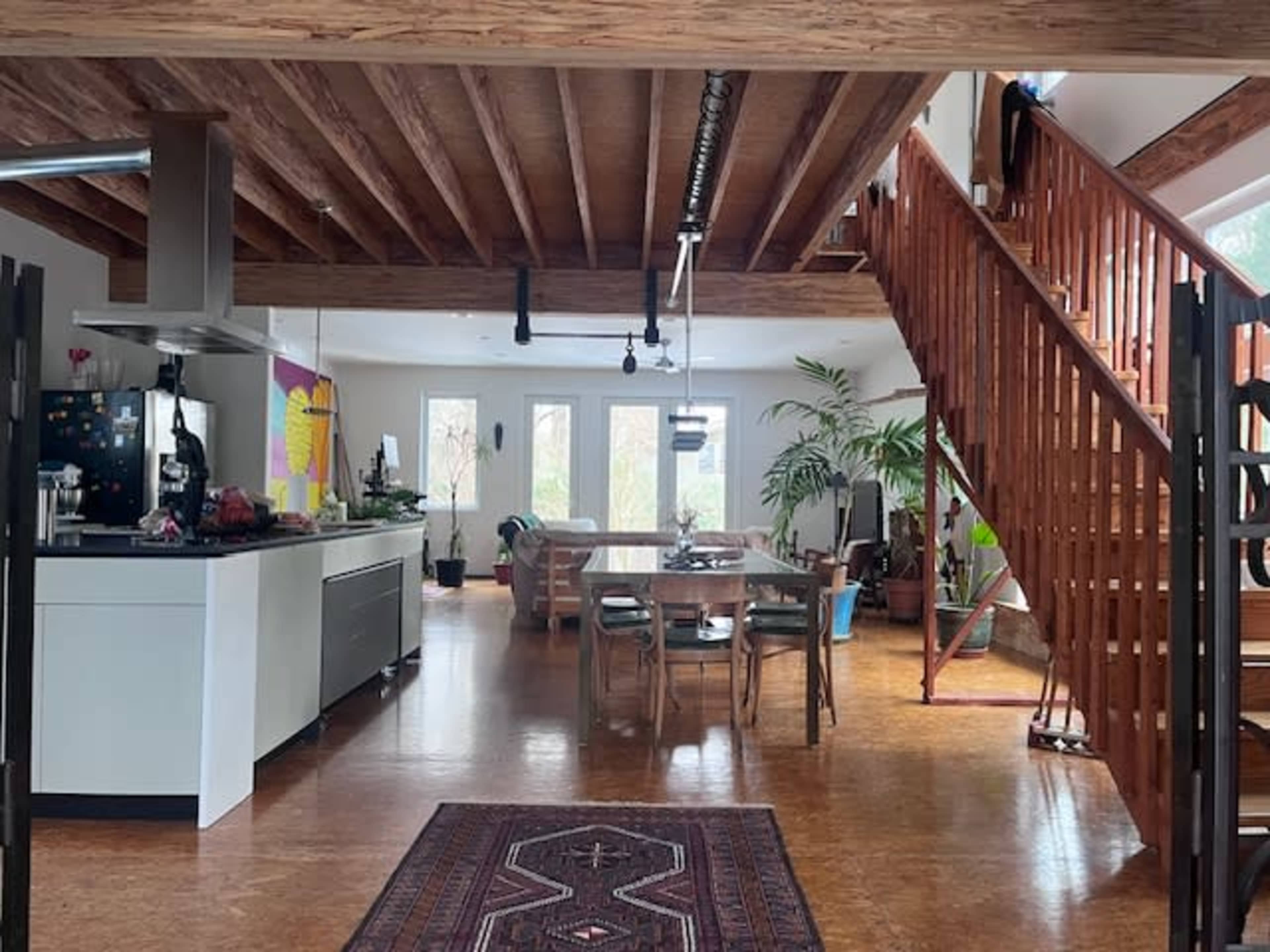 Expansive Suburban Studio with Open Floor Plan, Abundant Natural Light and Private Garden Image in Annapolis, Annapolis, MD