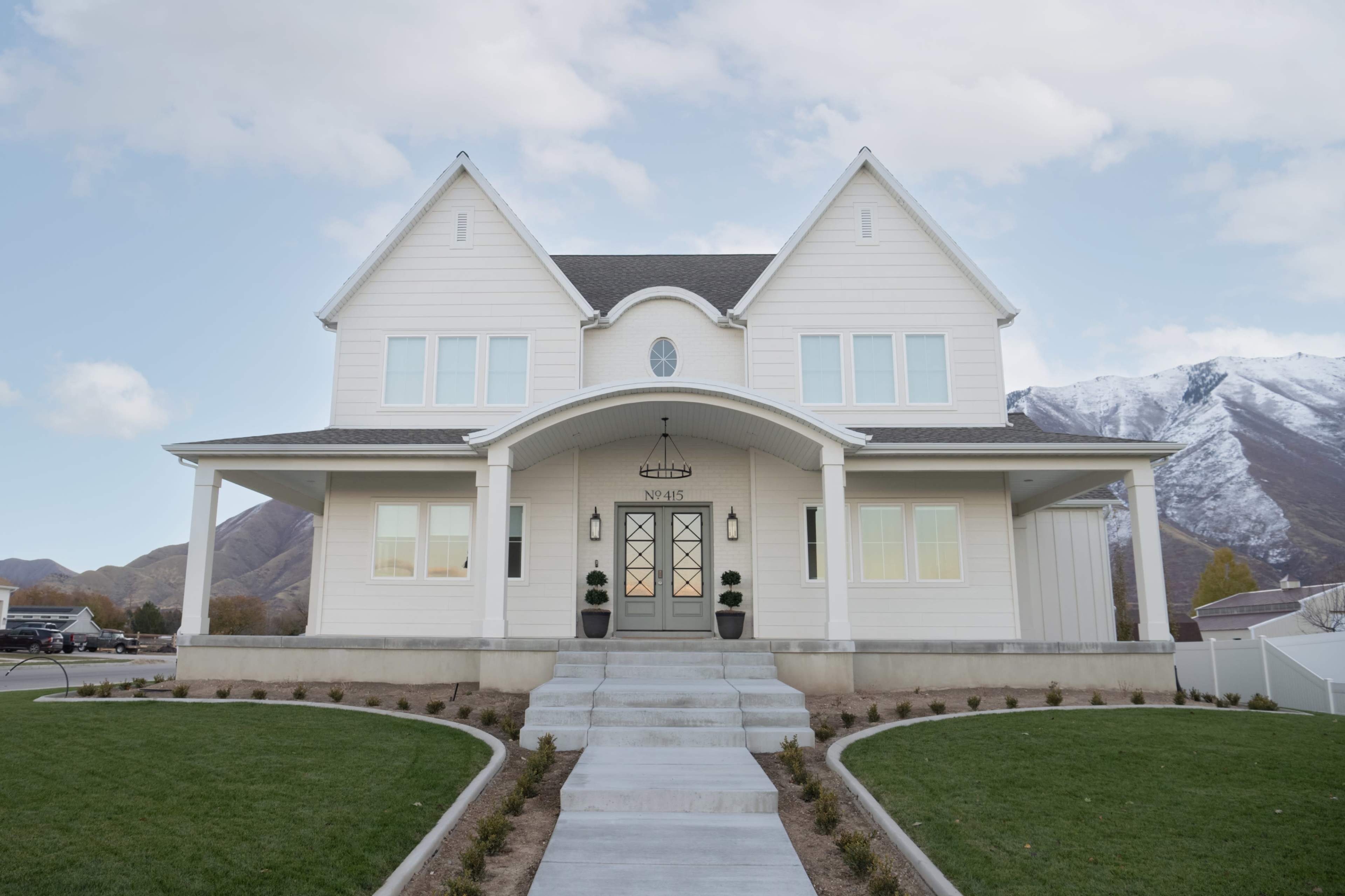 Old English Modern Farm Open-Concept Home with Mountain Views Image in Mapleton, Mapleton, UT