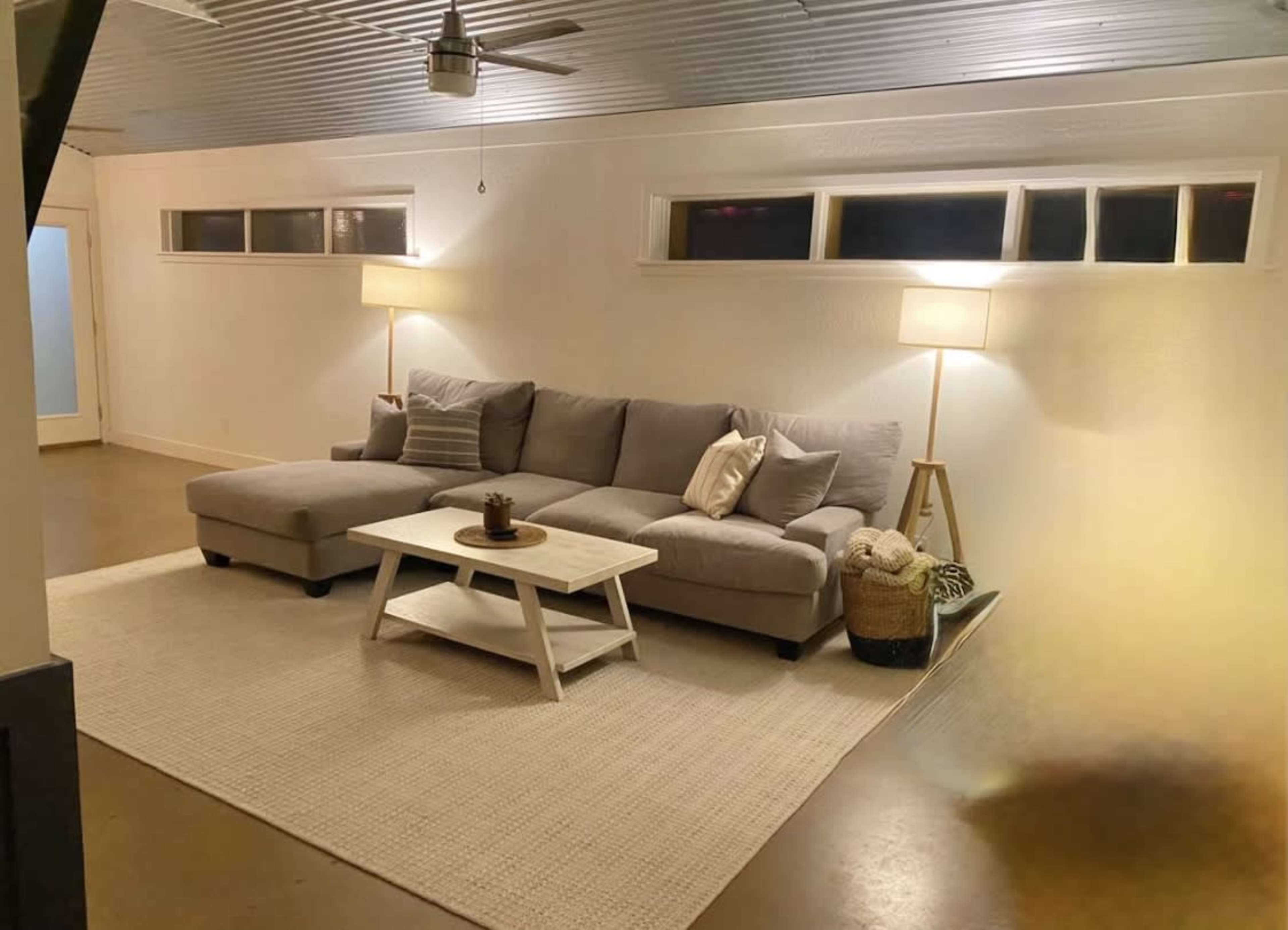 Pool House Bistro Pets allowed w/ 2BR & 4bd w/ & BBQ Image in North Mountain Village, Phoenix, AZ