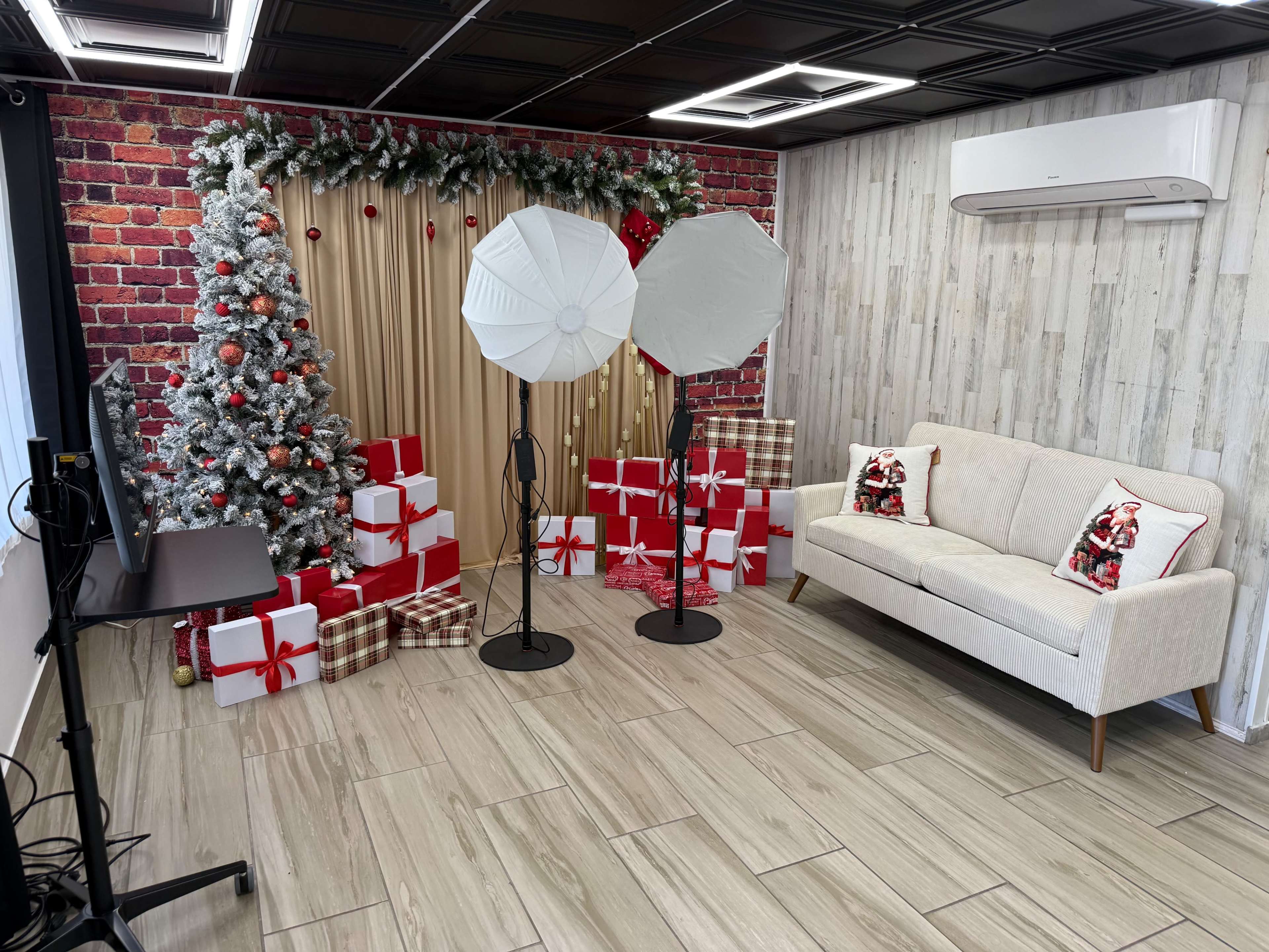 Christmas photo studio Image in El Cajon, El Cajon, CA