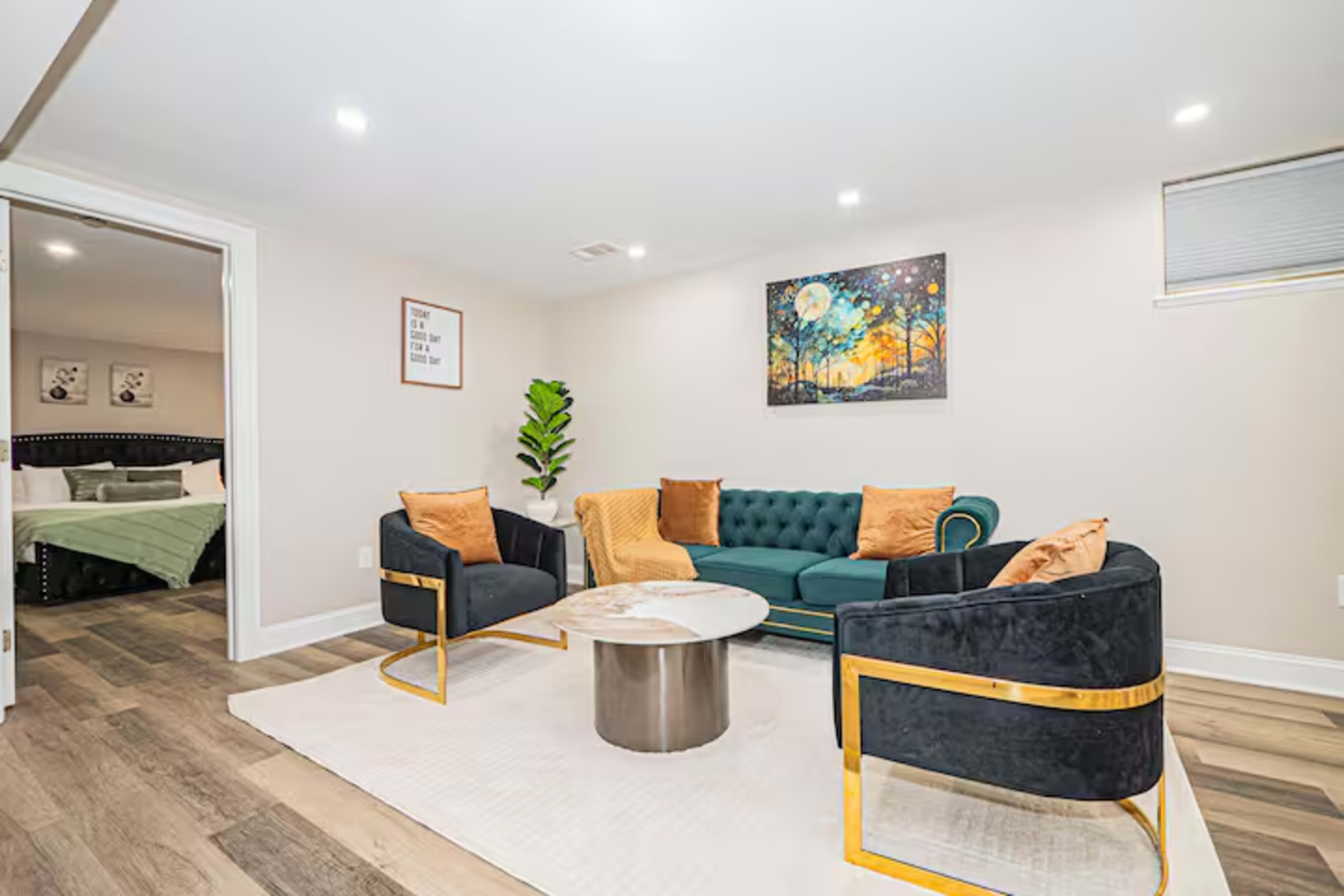 Spacious 7 BR House Near UMD | Perfect for Groups! Image in Hollywood, College Park, MD