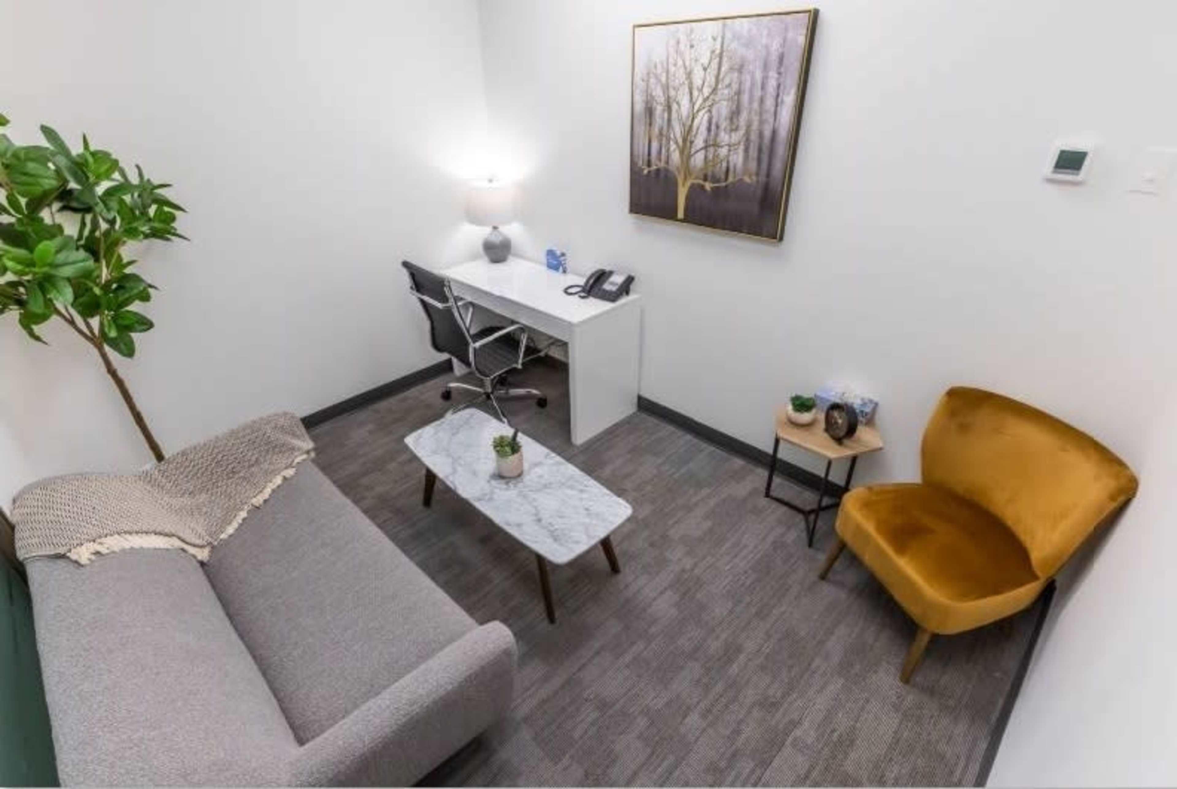 Meeting room - Office for up to 4 people Image in South Vancouver, Vancouver, BC