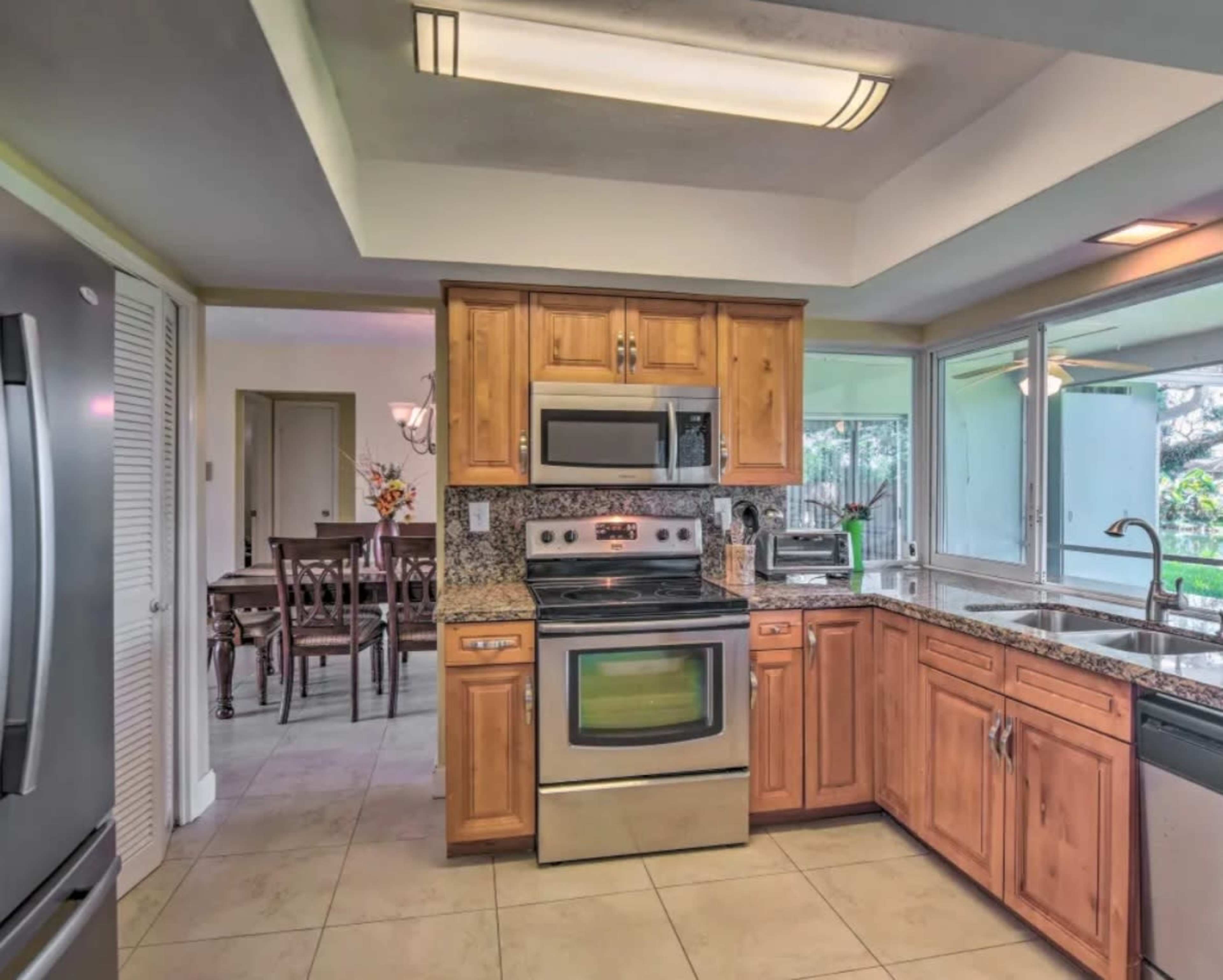 Cute bungalow on the water Image in , Sunrise, FL