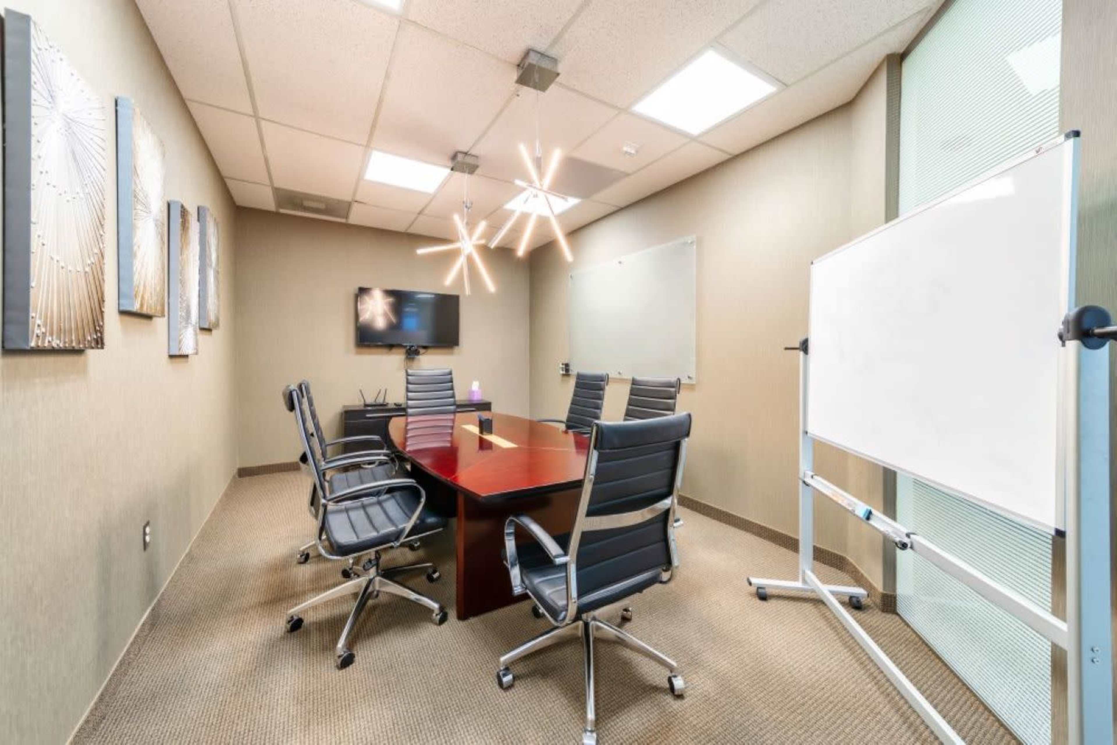 The Huron Meeting Room Image in Pittsfield Charter Twp, Ann Arbor, MI