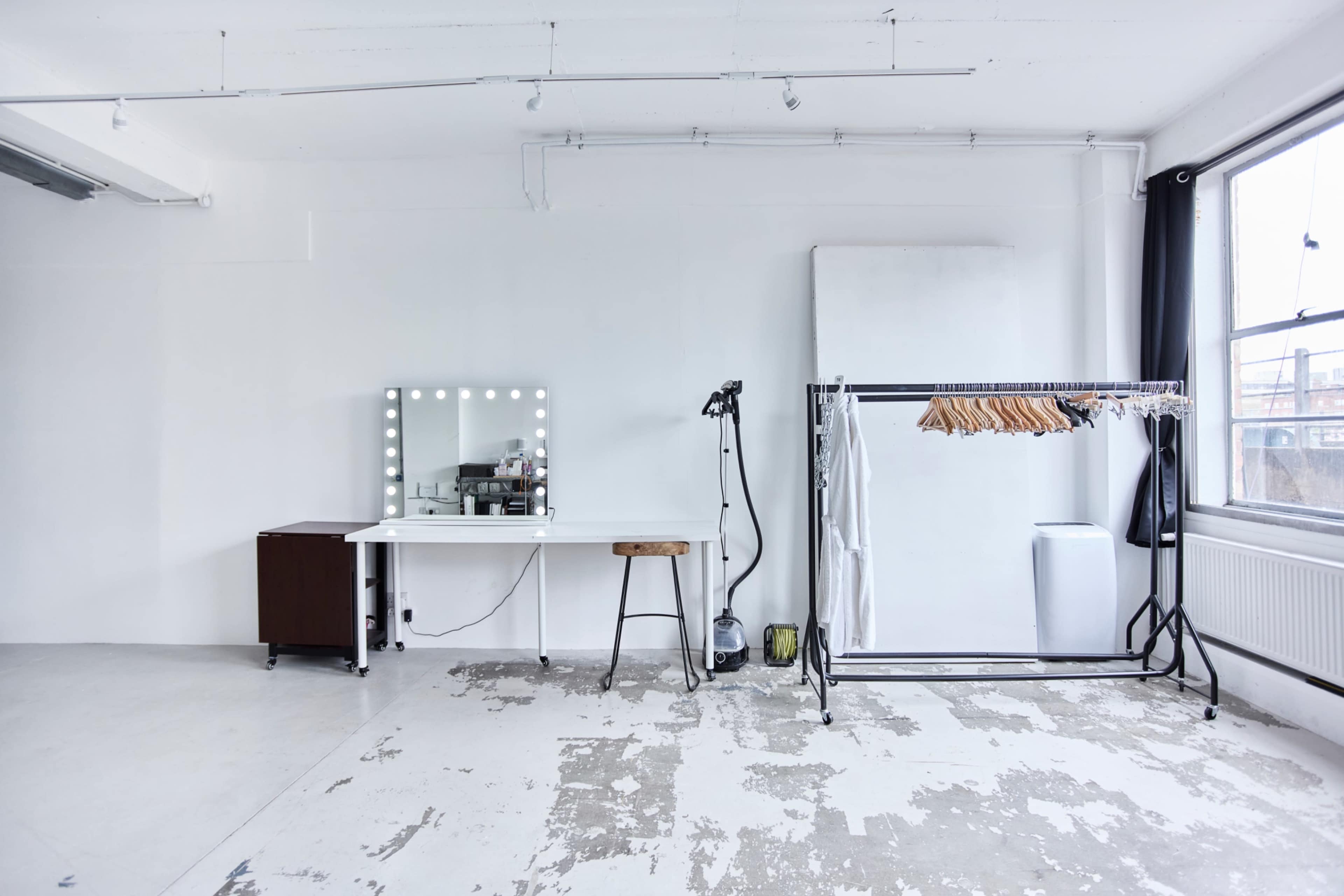 745 Sq Ft Natural Light Photo Studio Image in Hackney, London, ENG