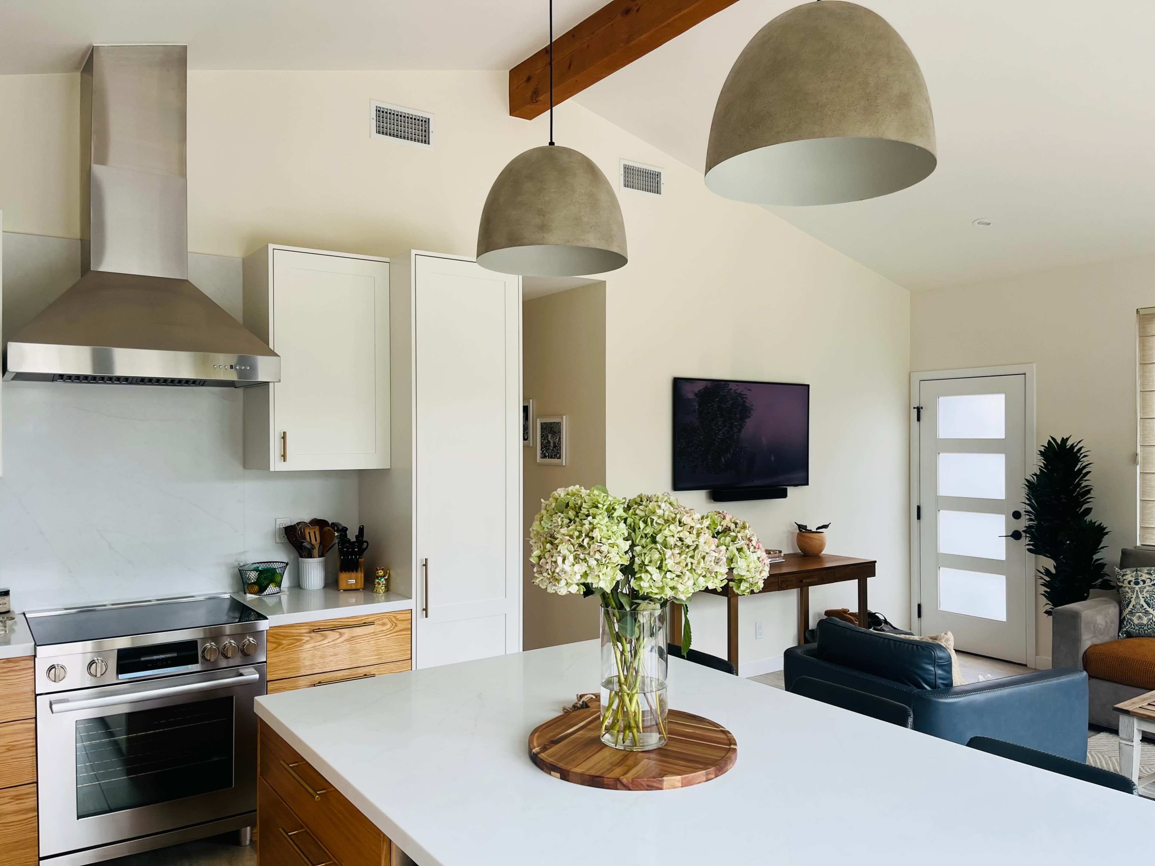 Beautiful Modern Coastal Beach Home Image in Leucadia, Encinitas, CA
