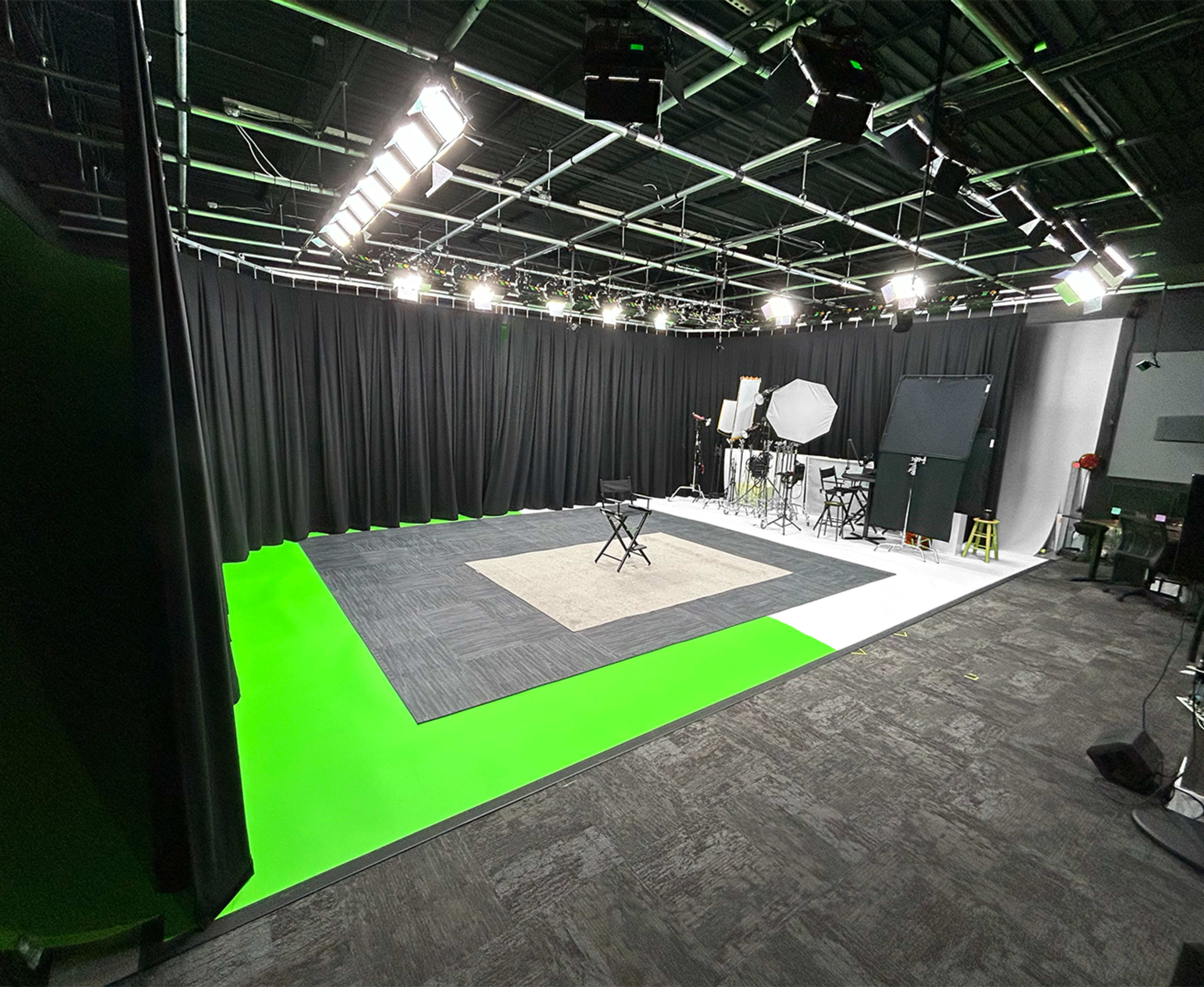 Cyclorama Studio Image in South Sarasota, sarasota, FL