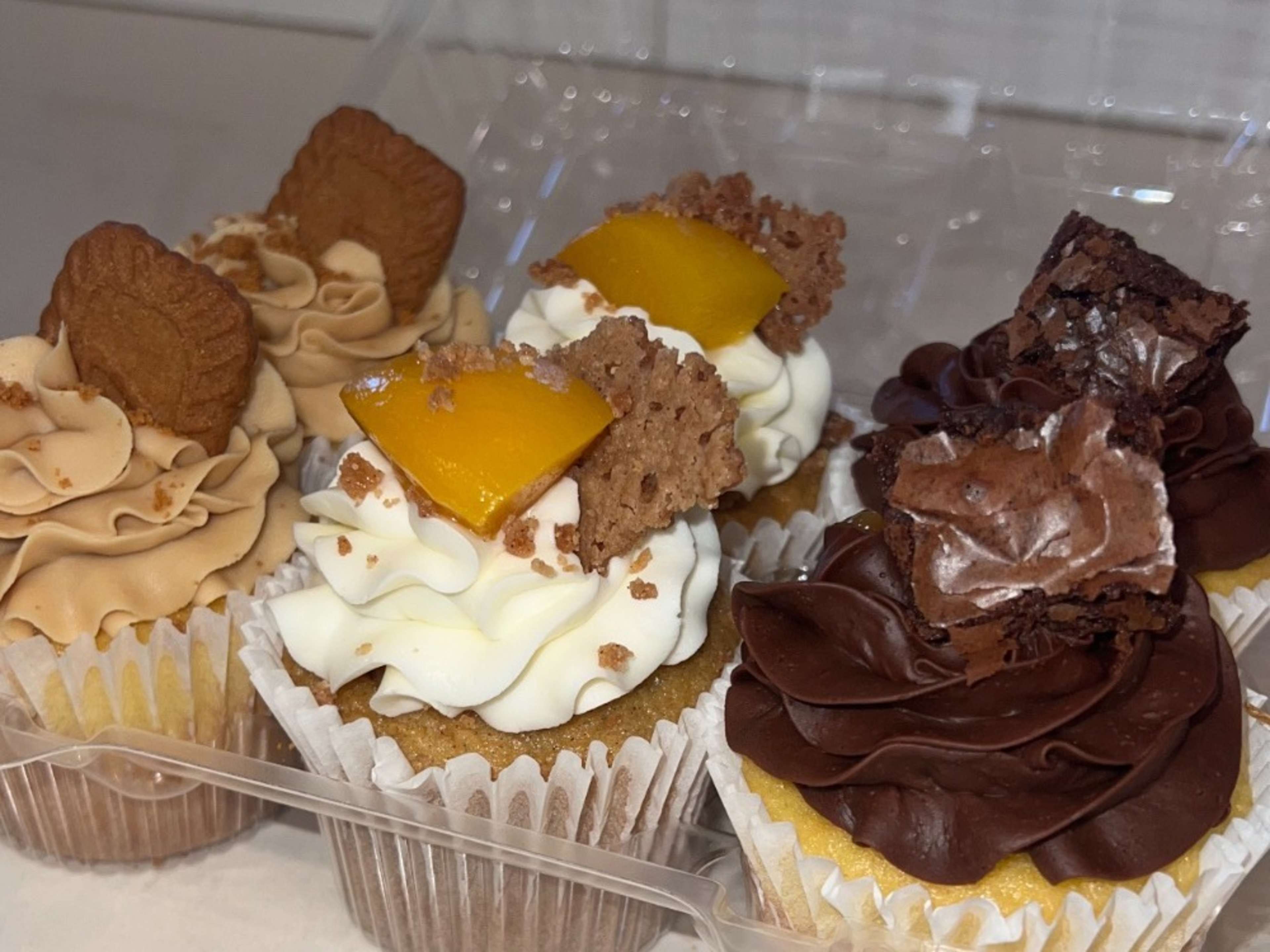 Custom Cake & Treats