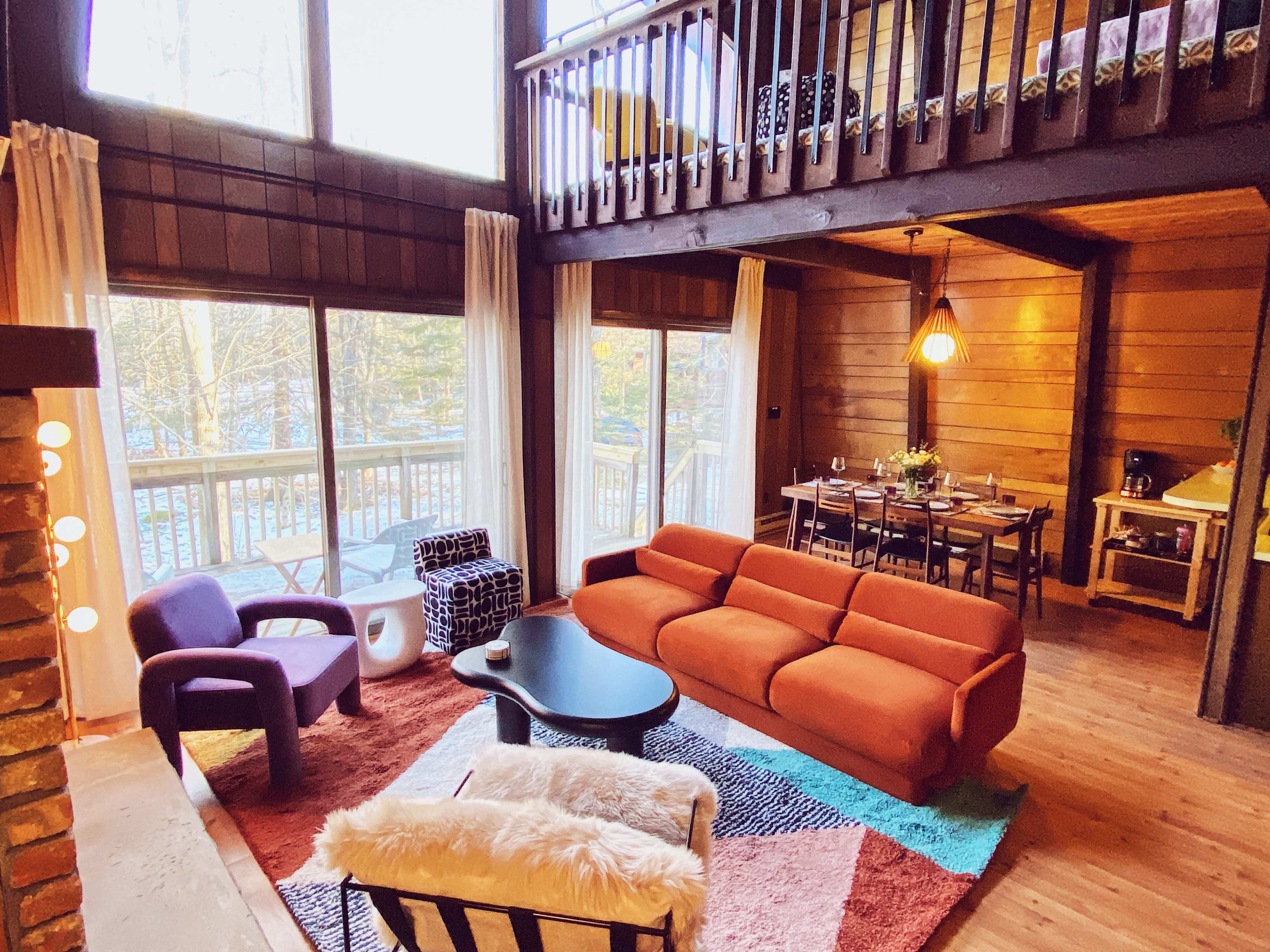Unique Photogenic Interior-Designed Chalet Image in Salem Township, Lake Ariel, PA