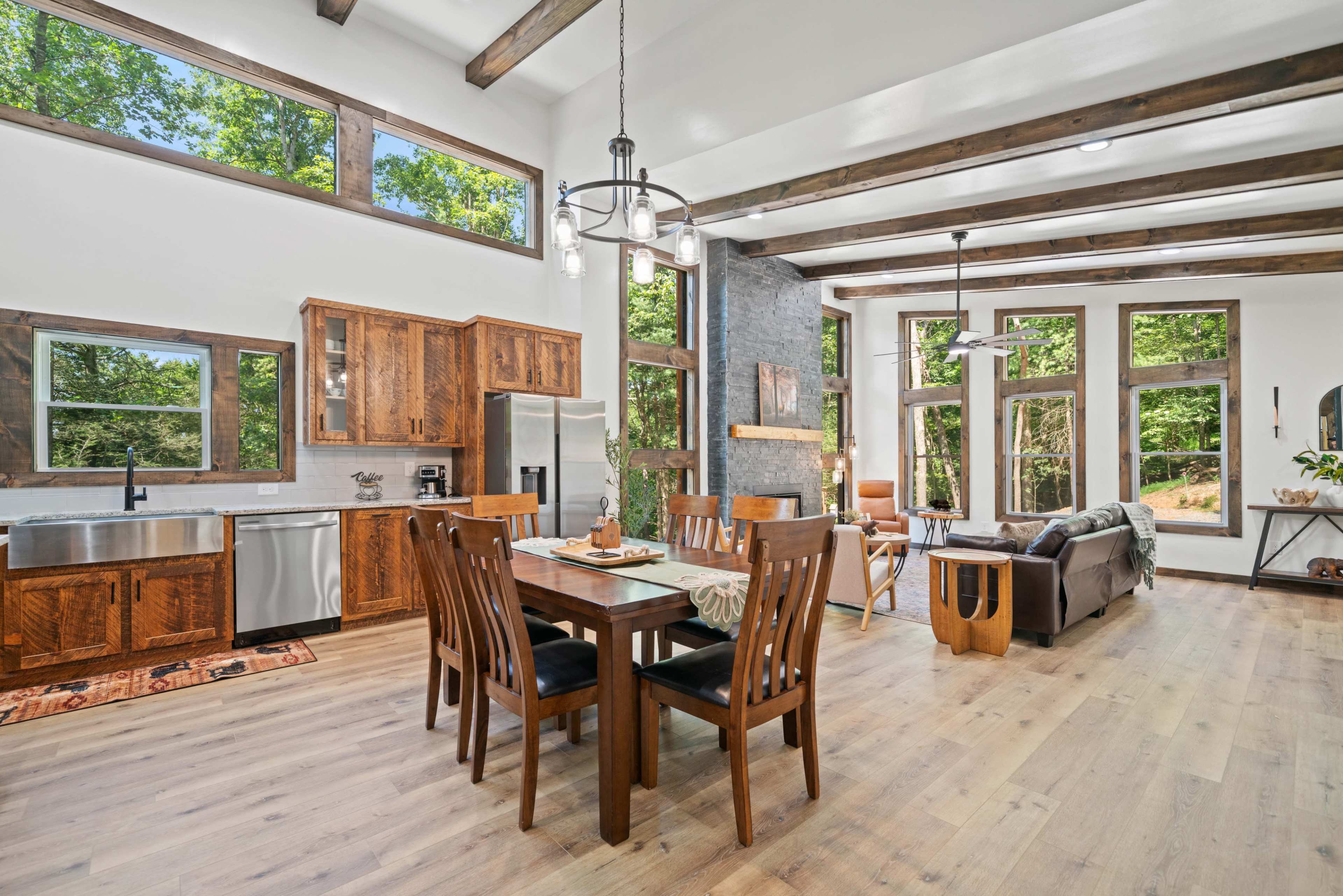 Stylish Modern Cabin with Natural Lighting Image in , Ellijay, GA