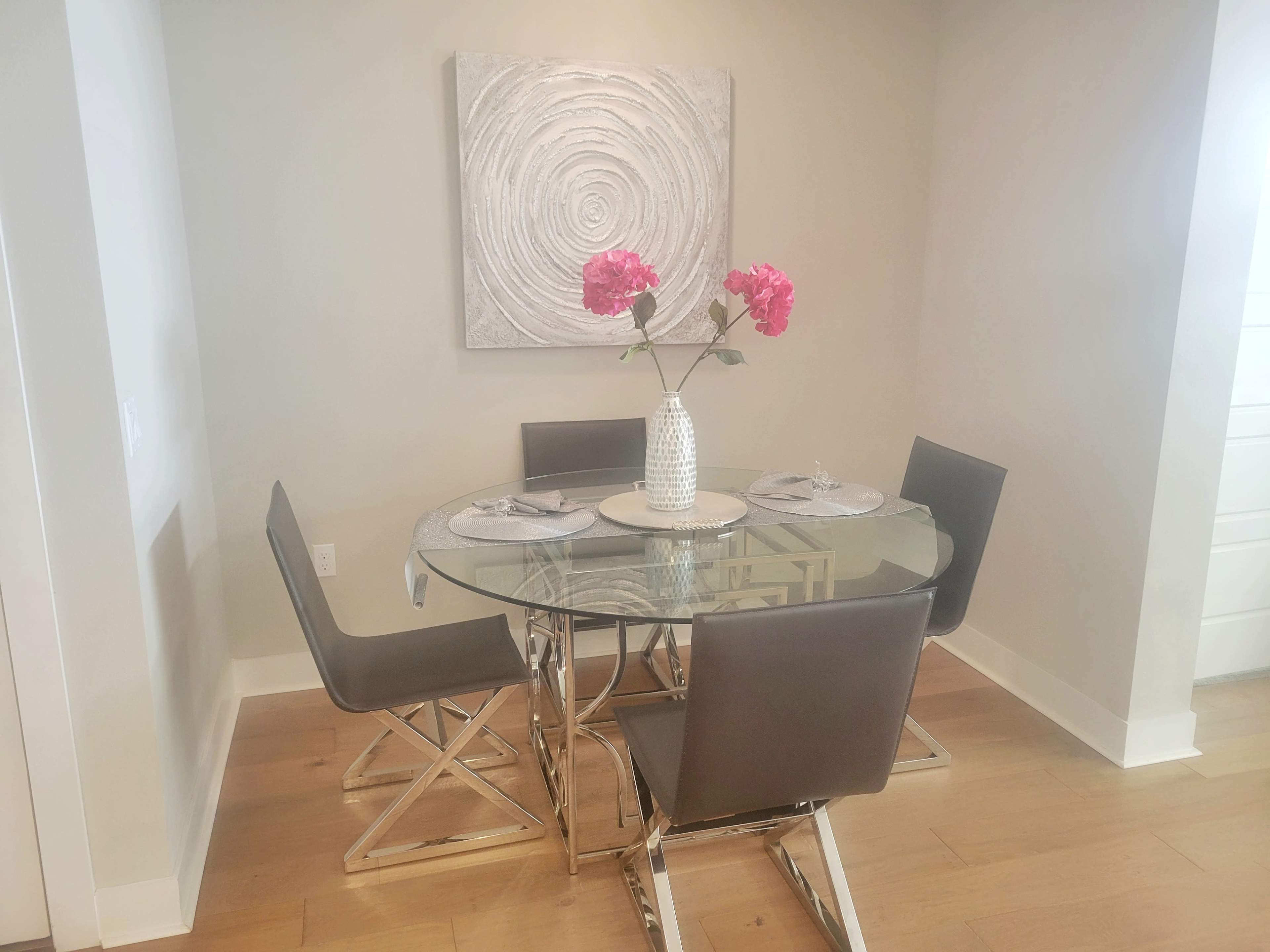 Luxurious, Modern Kitchen &/or Office Space + Pool Image in Desert View Village, Phoenix, AZ
