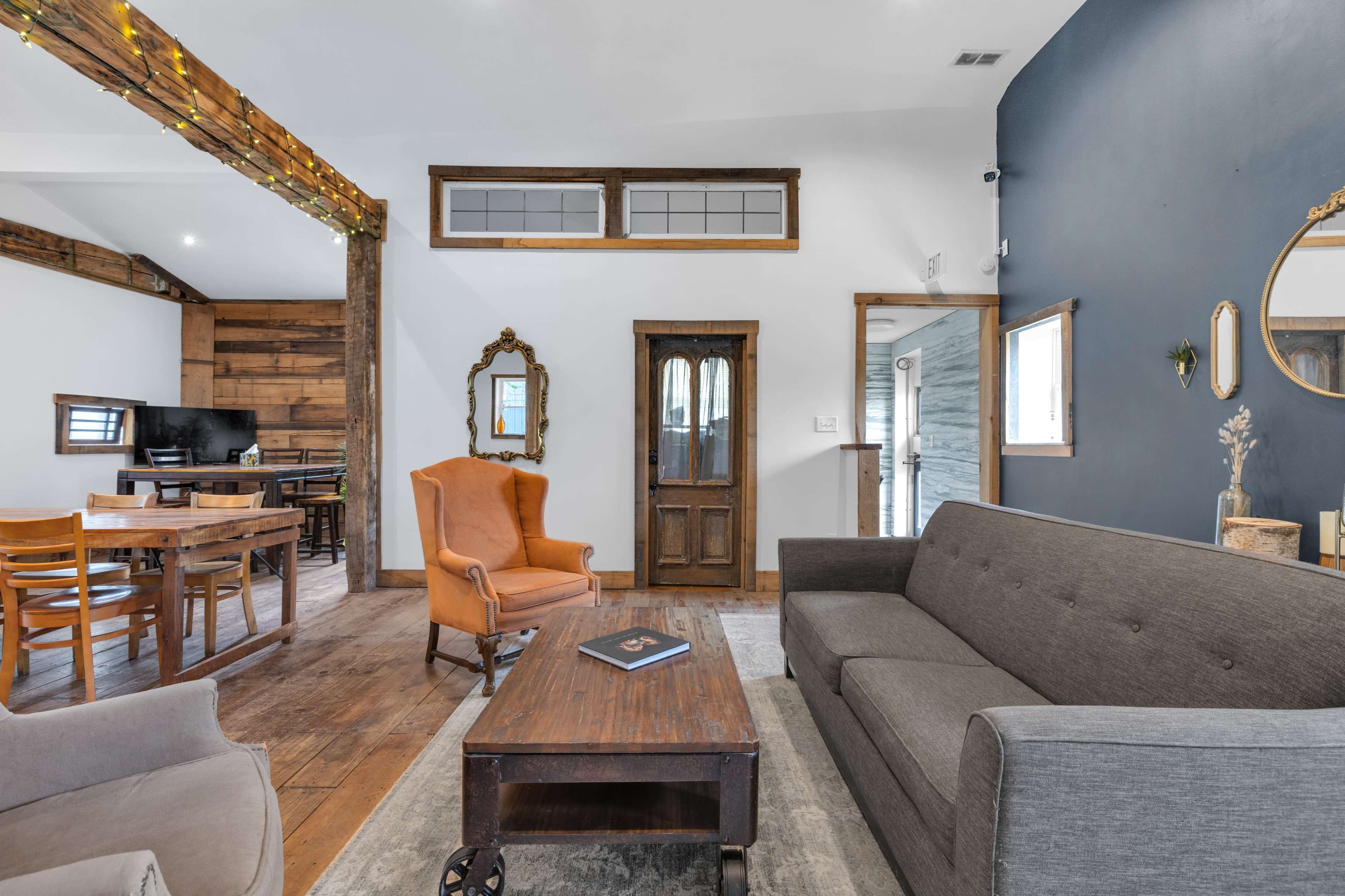 Downtown Rustic Chic Space with Green Gardens Image in Hillside, Indianapolis, IN