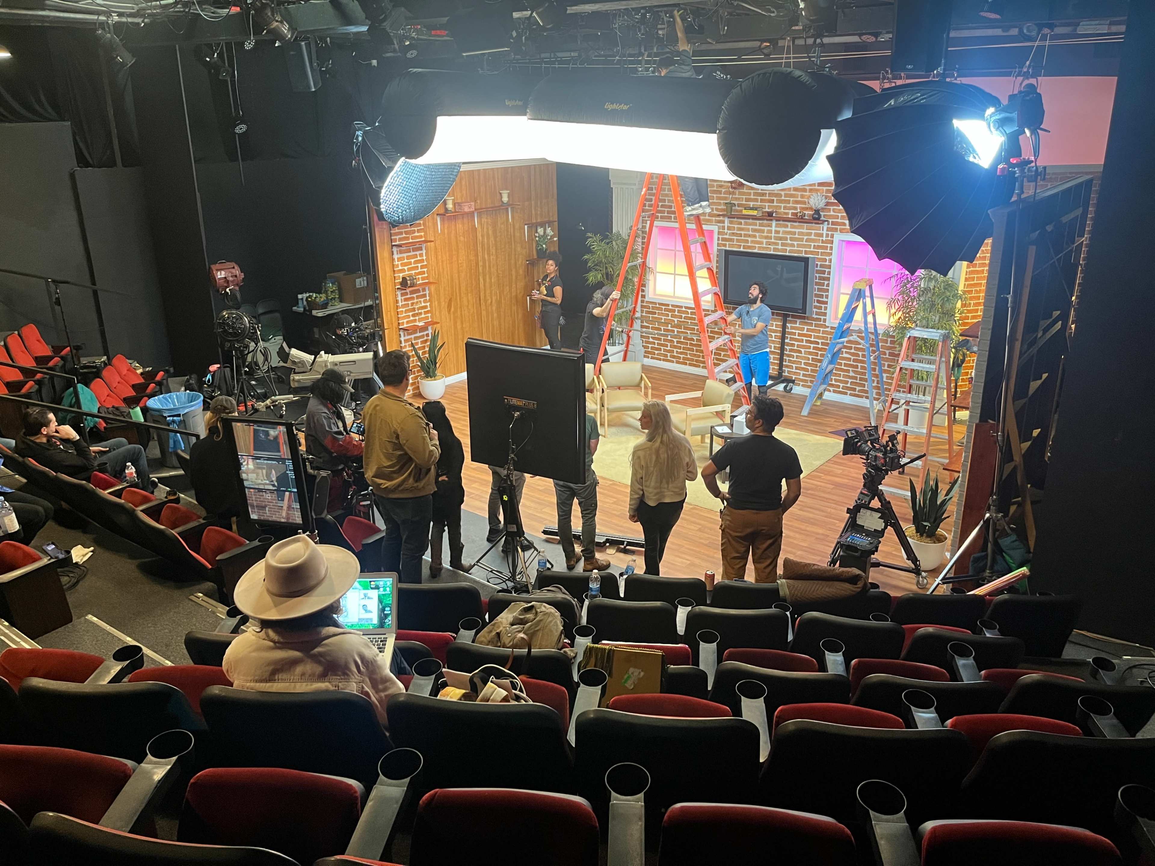 Expansive Multi-Functional Theater for Film Shoots, Rehearsals, Parties, and More Image in Central LA, Los Angeles, CA