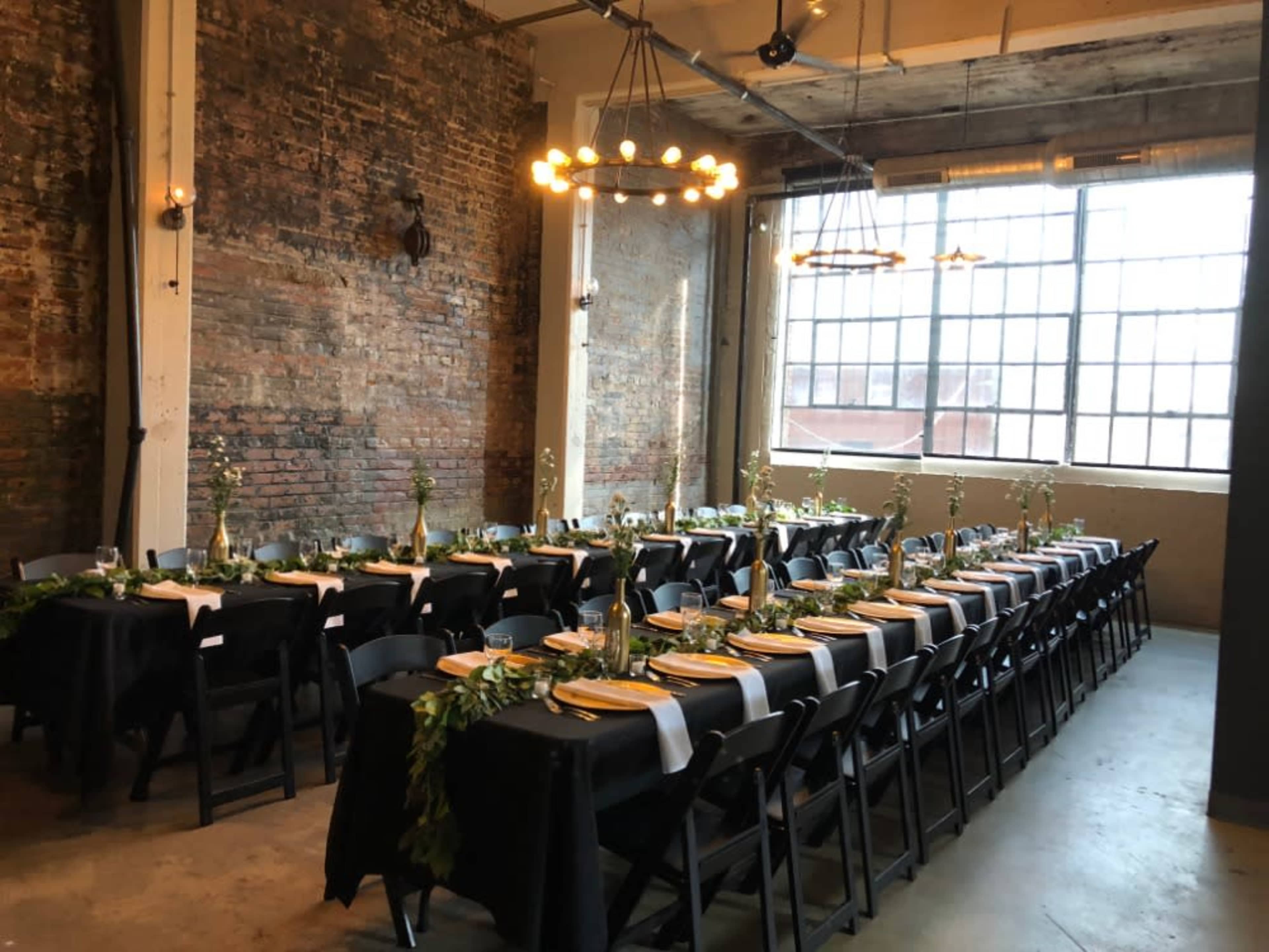 Dining Setup (Setup & usage of tables/chairs)