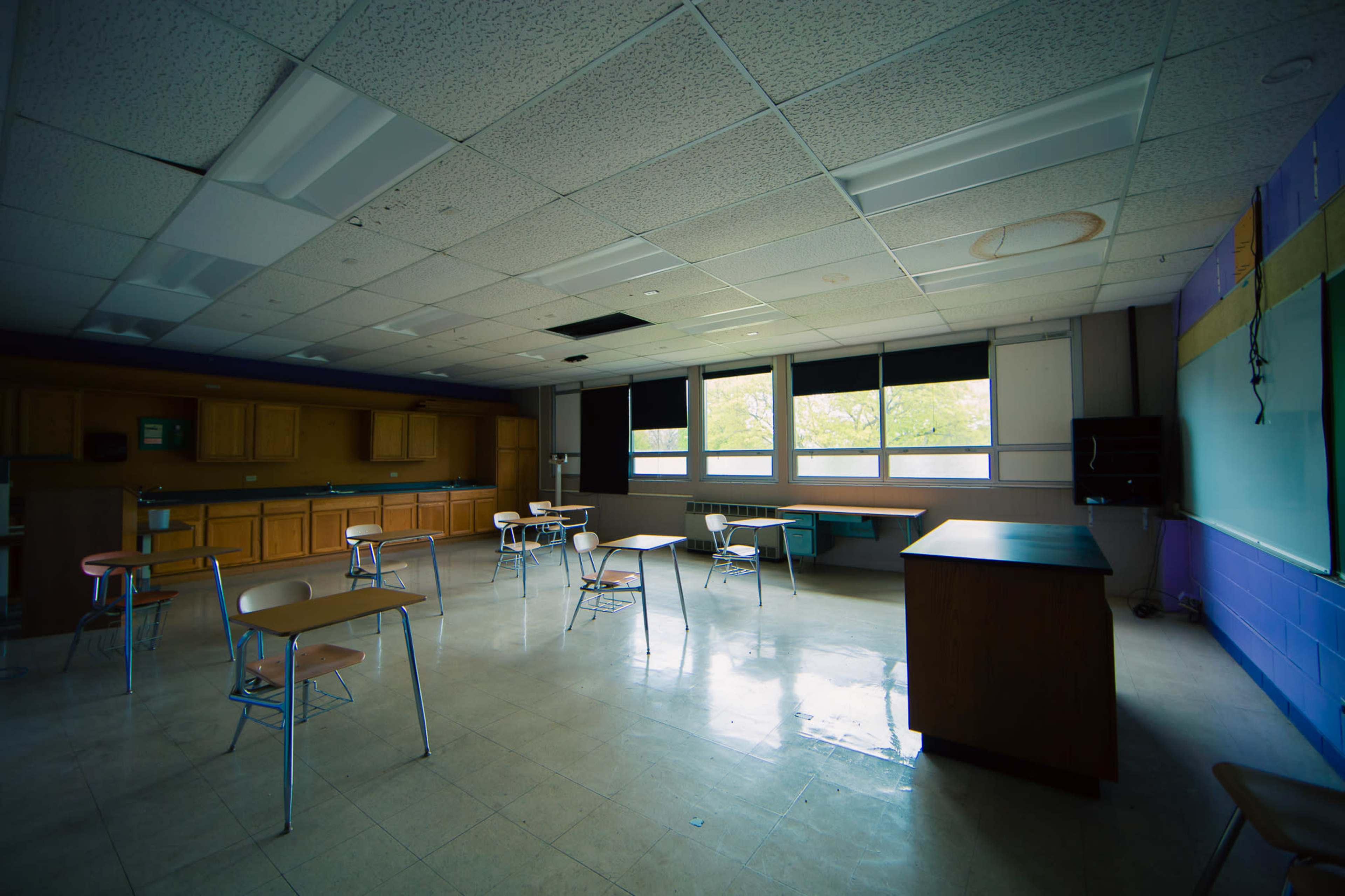 VINTAGE ABANDONED 90'S SCHOOL GYM/CLASSROOM/COURT Image in Thornton Township, LANSING, IL
