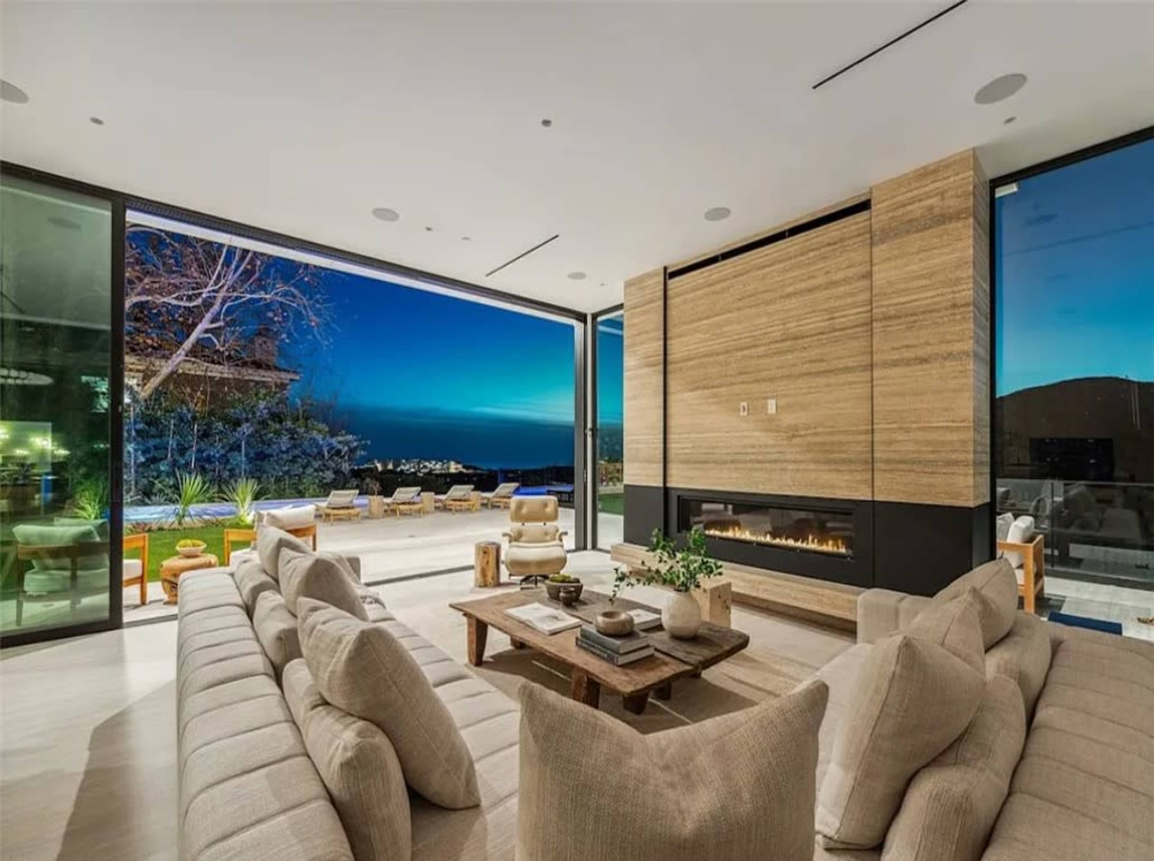 LINDA FLORA MODERN: ARCHITECTURAL OASIS Image in Bel Air, Los Angeles, CA