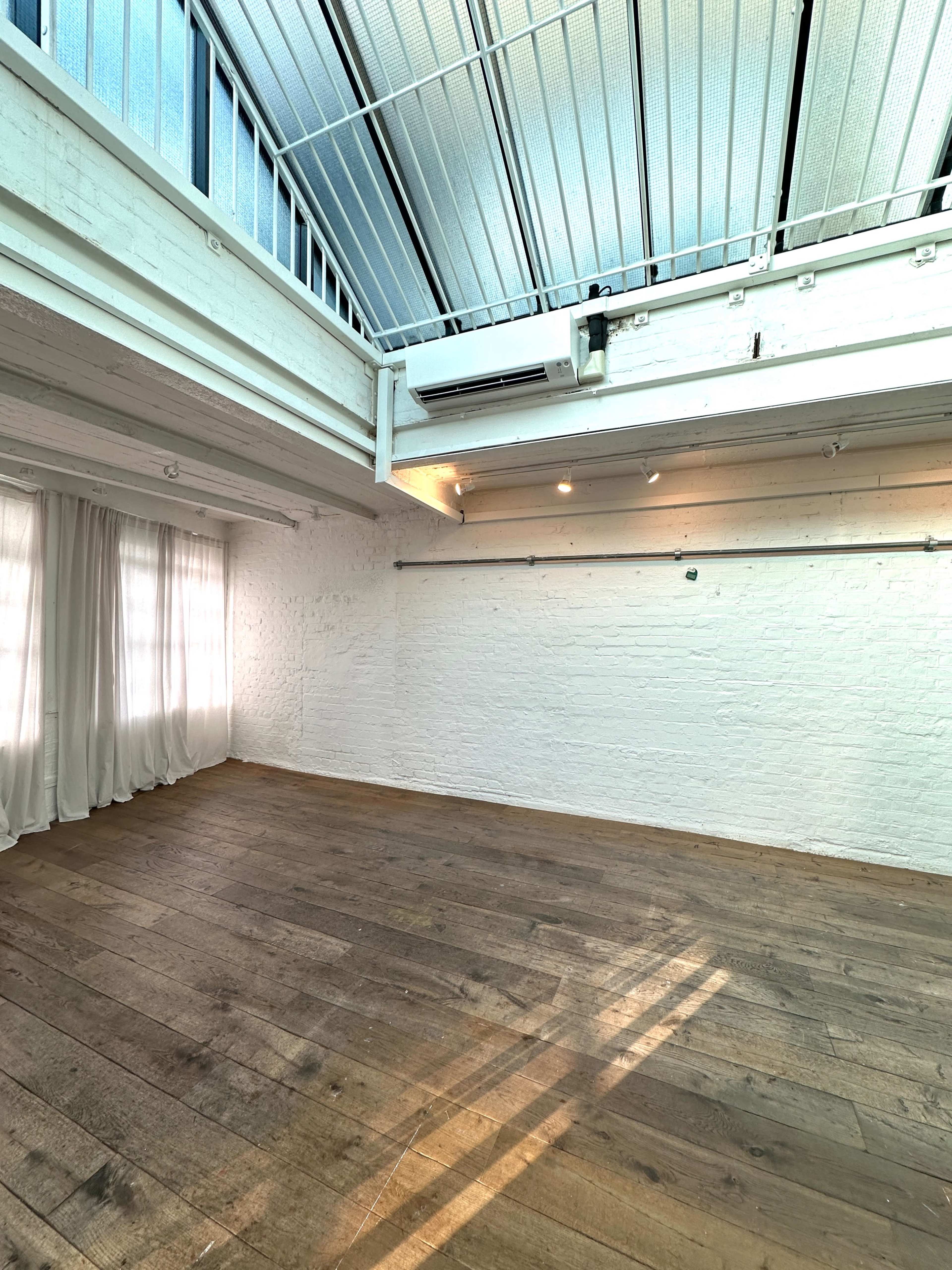 Chelsea Daylight Space Image in Chelsea, London, ENG