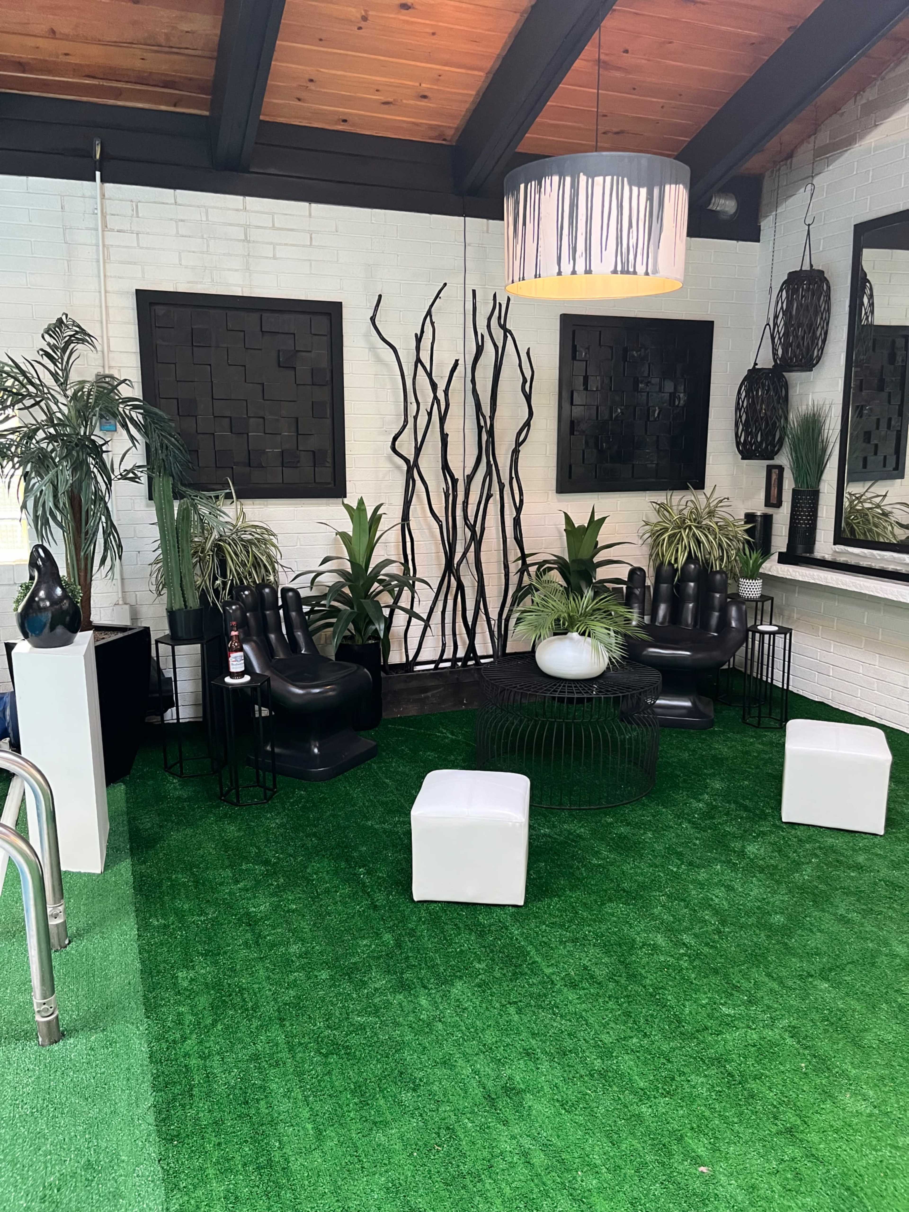 Your Year - Round PRIVATE POOL RETREAT AWAITS YOU! Relax, swim, and unwind in our serene, heated indoor pool (perfect for families, wellness, or small gatherings) available year-round for your Image in Taunton, Taunton, MA