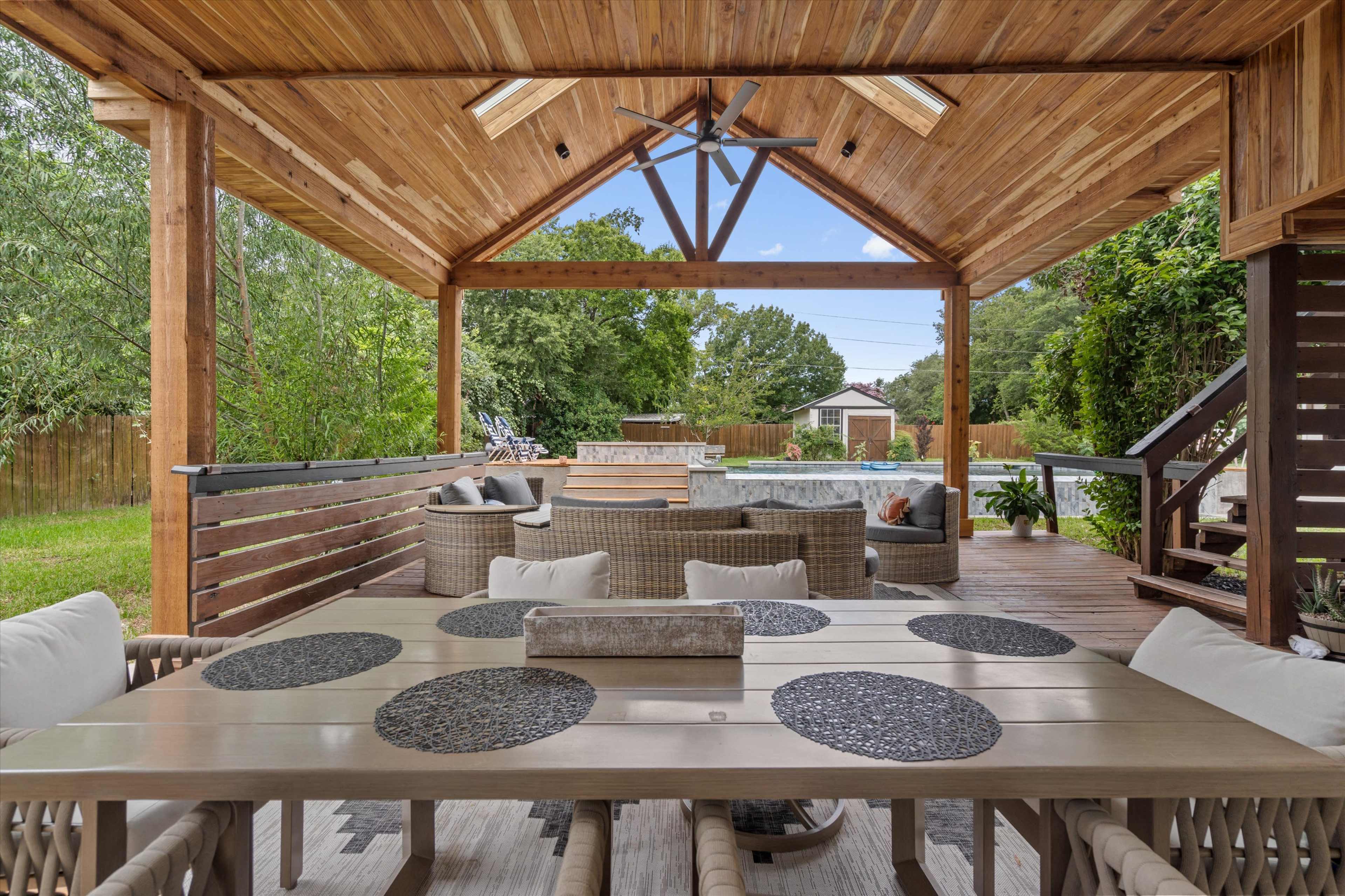 Luxury Retreat ranch Image in Shenandoah, Cedar Park, TX