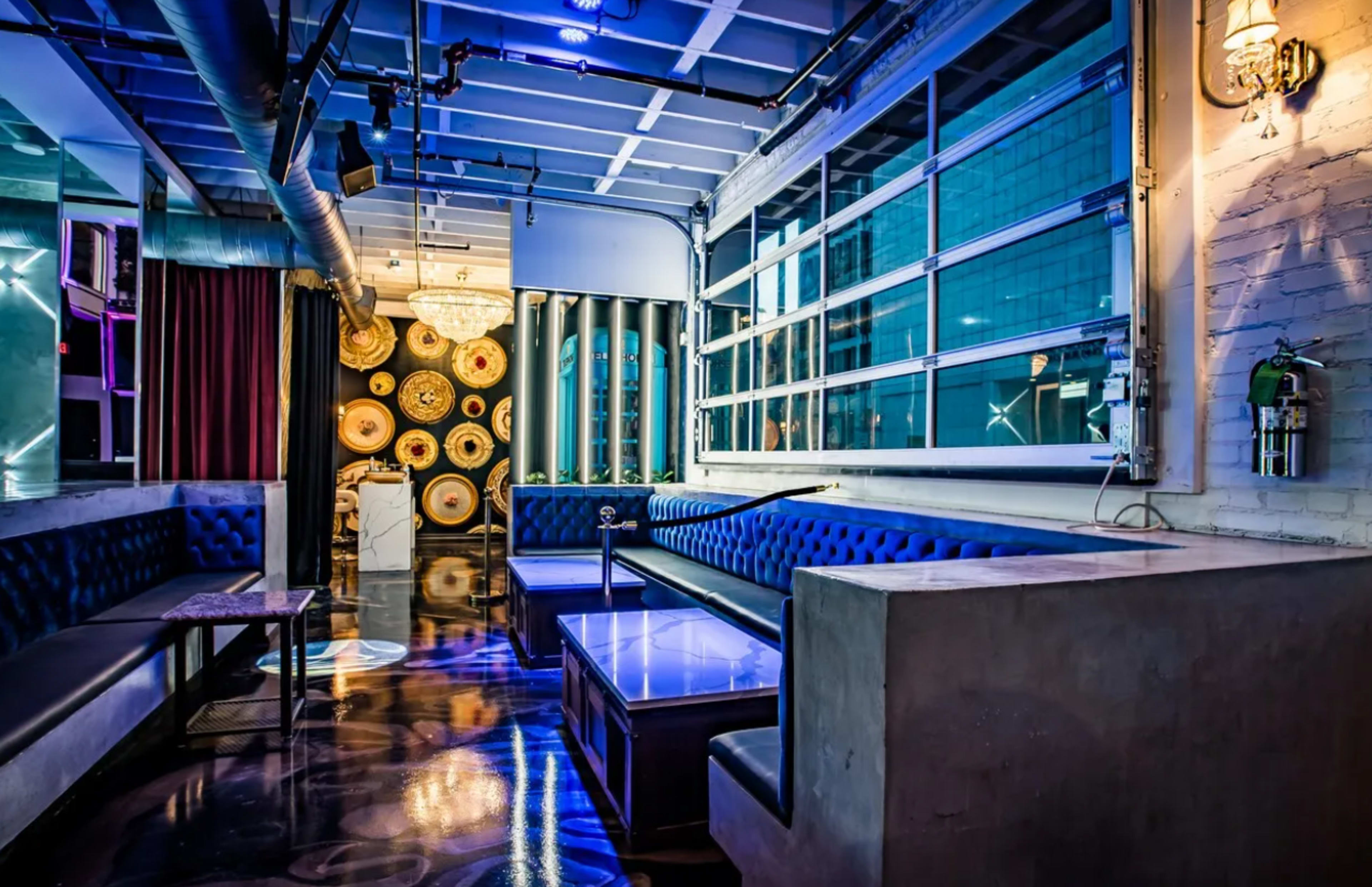 Downtown Upscale Bar and Lounge Image in Dallas Downtown Historic District, Dallas, TX