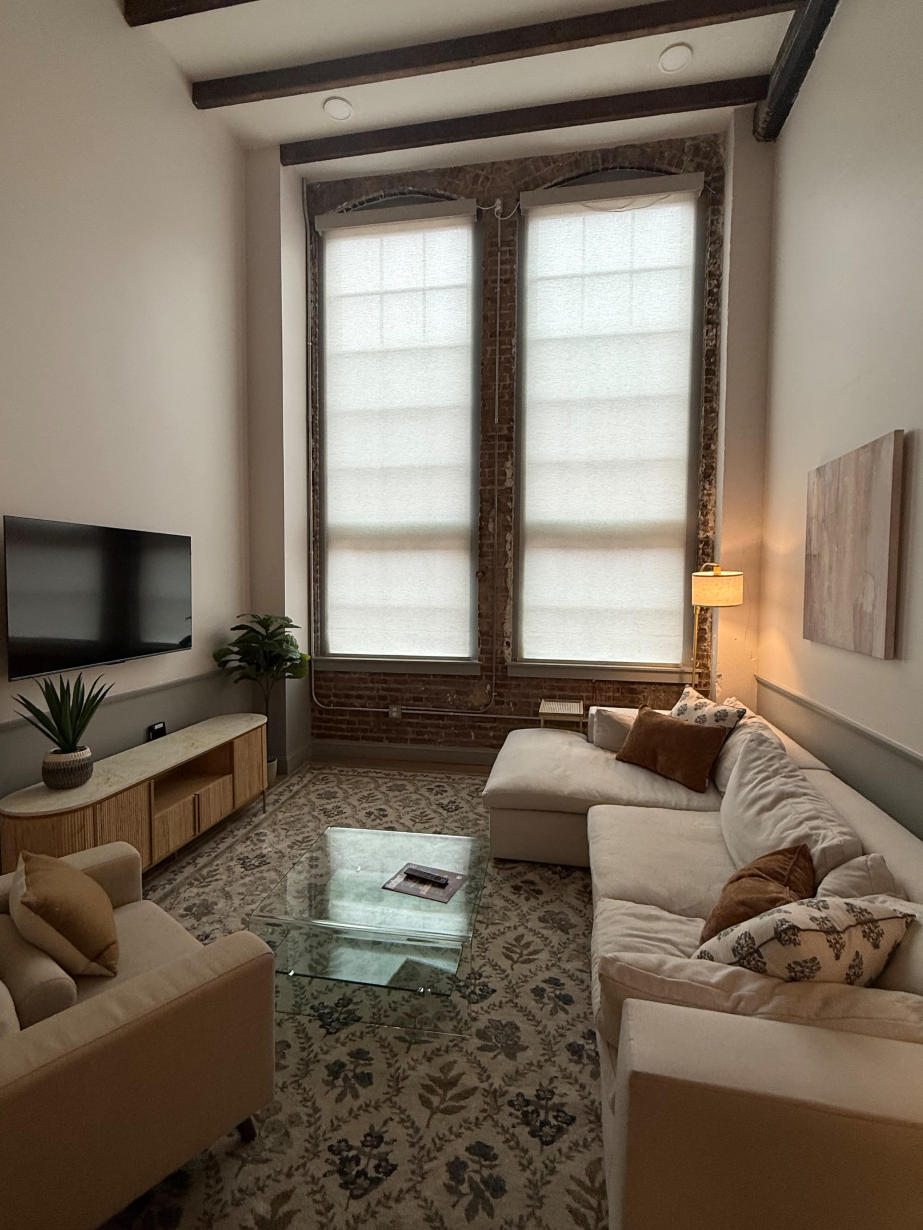 Light-Filled Urban Loft – Perfect for Creatives, Content Shoots & Photography Image in Central City, Birmingham, AL